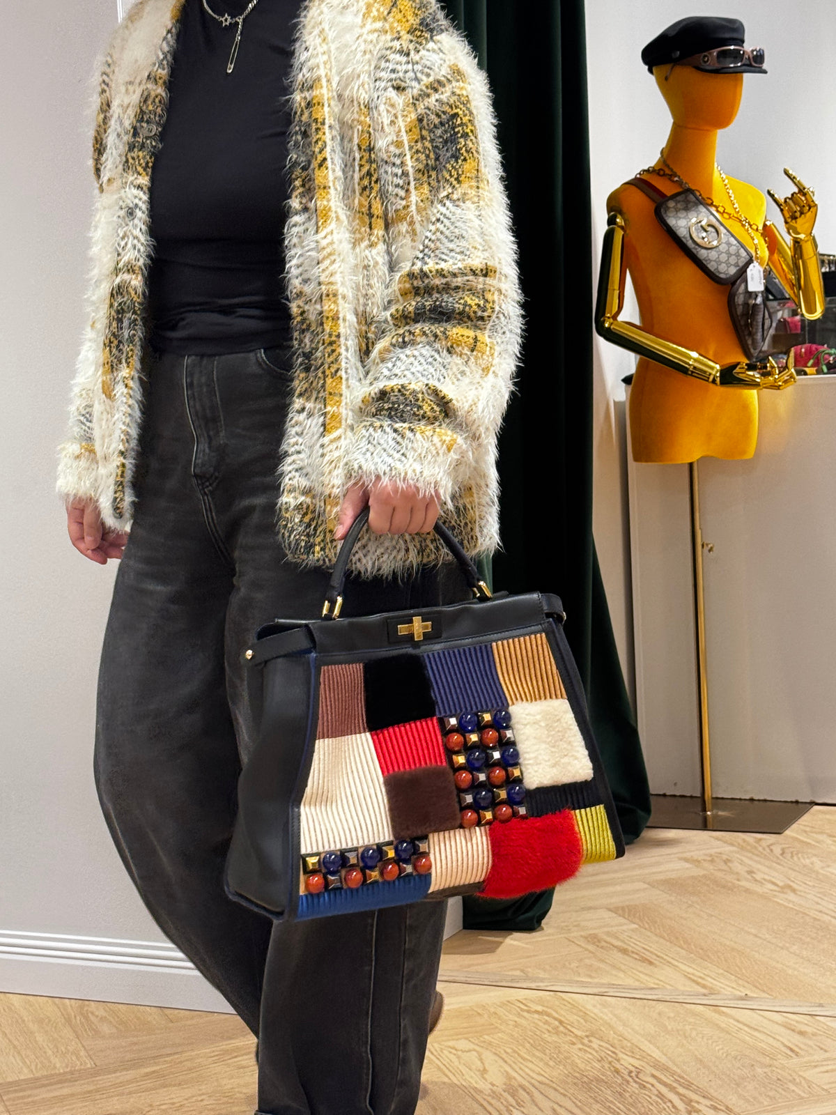 Peekaboo Large Intarsio Mix Grande Studded Fur Black Leather