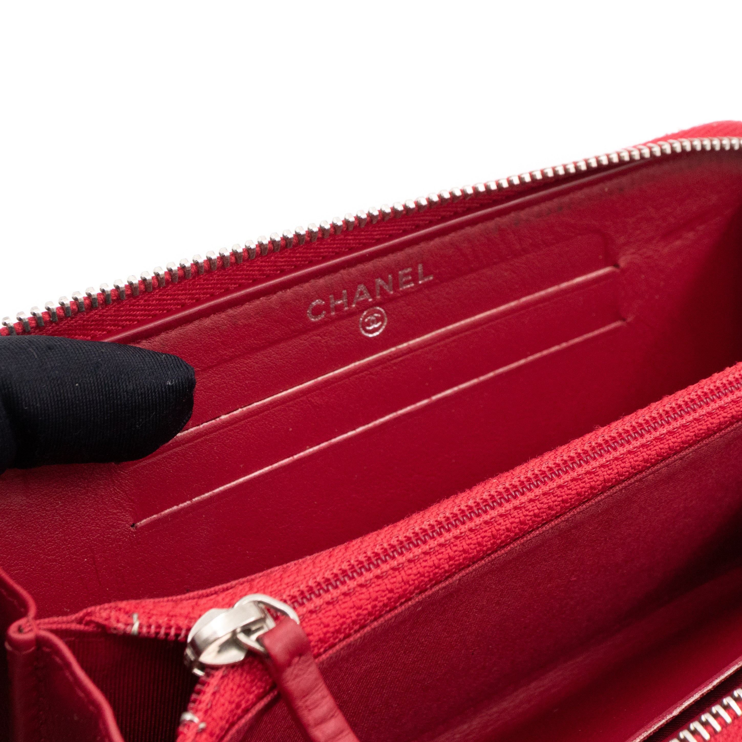 Medium Zipped Wallet Red Caviar Leather