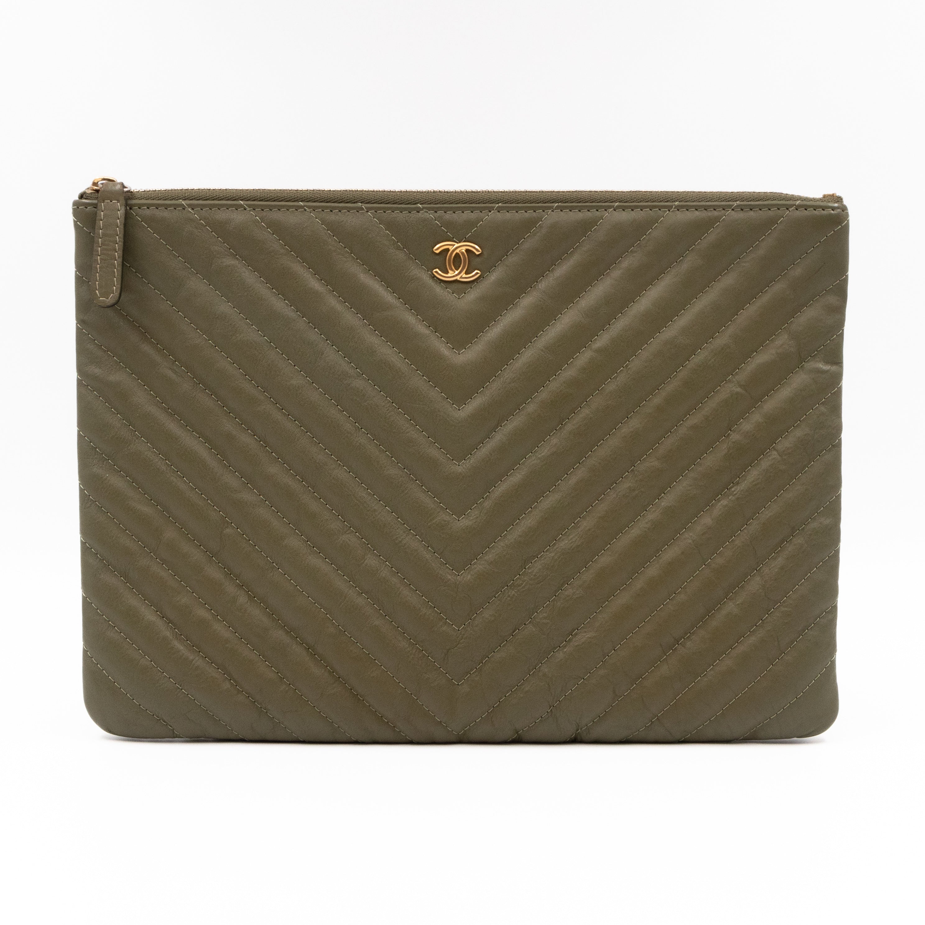 Medium O Case Green Chevron