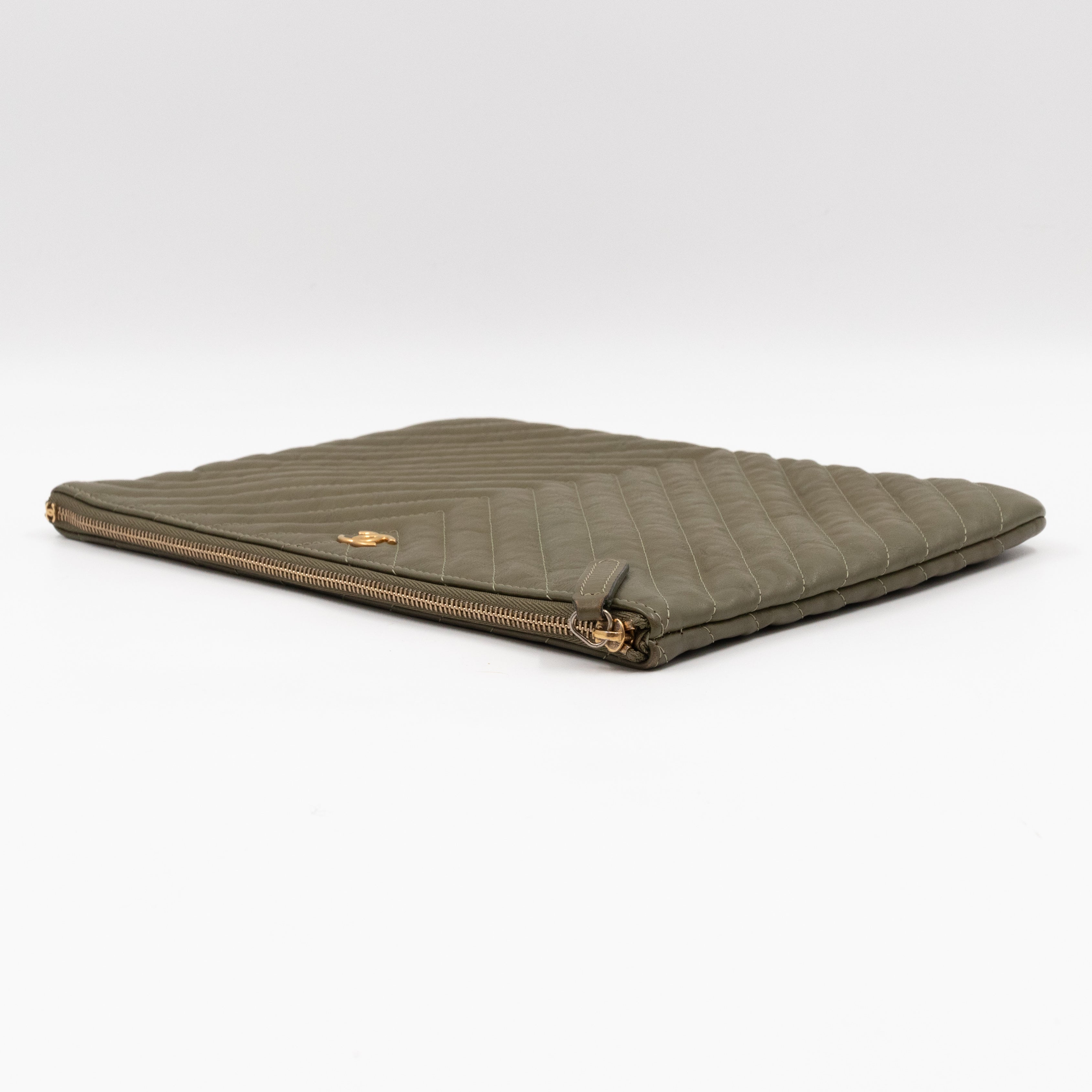 Medium O Case Green Chevron