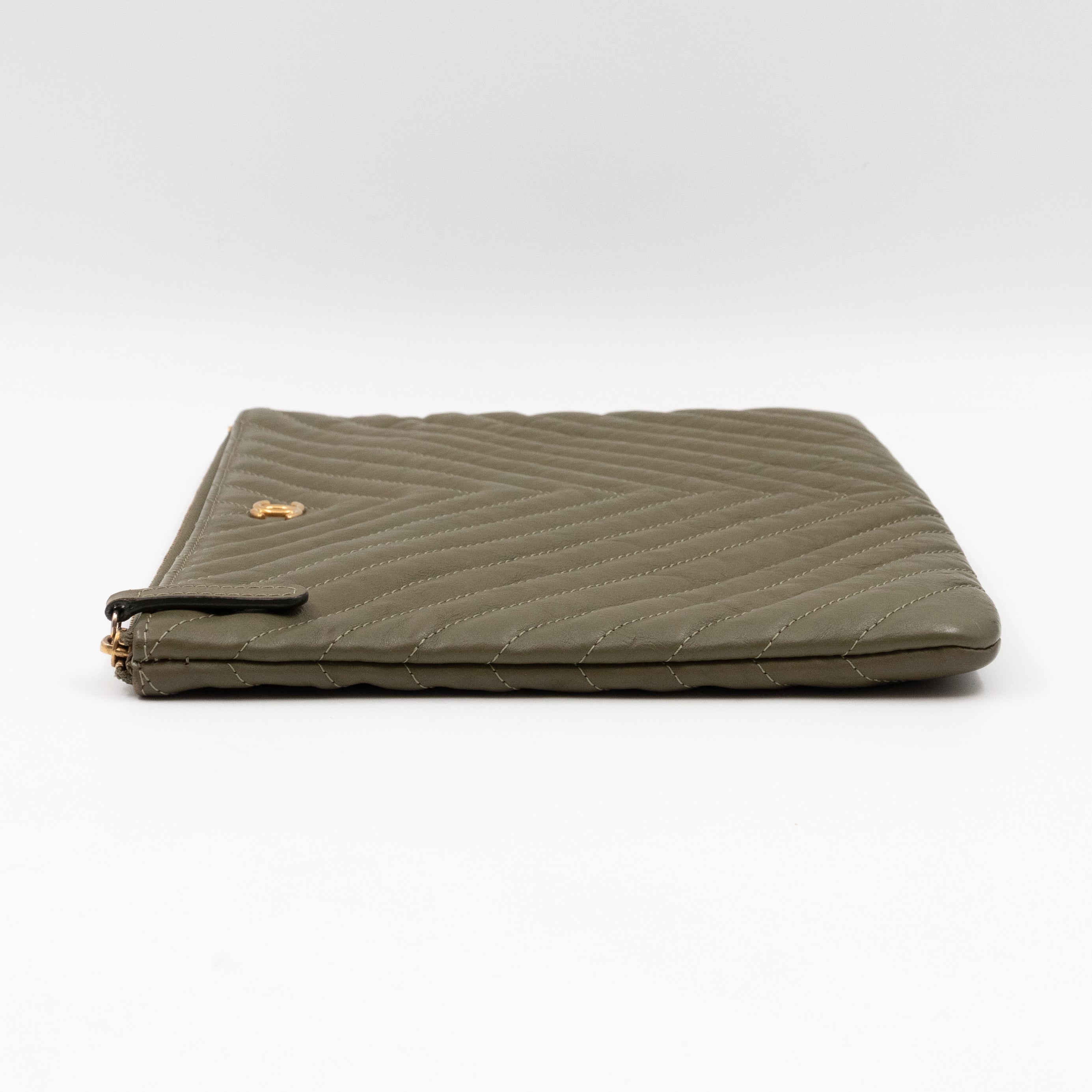 Medium O Case Green Chevron