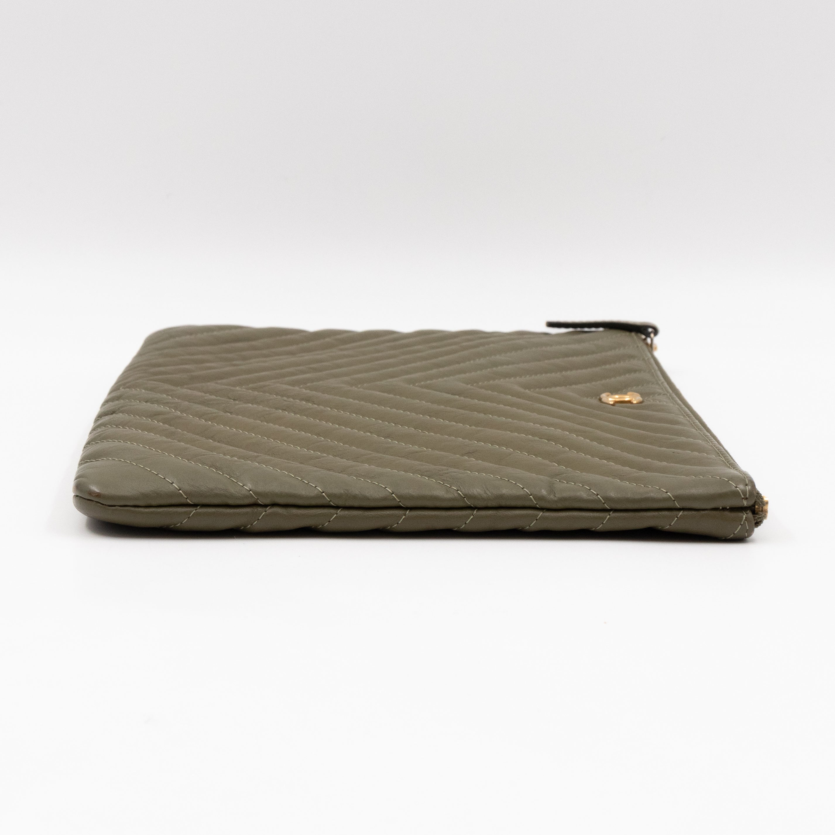 Medium O Case Green Chevron