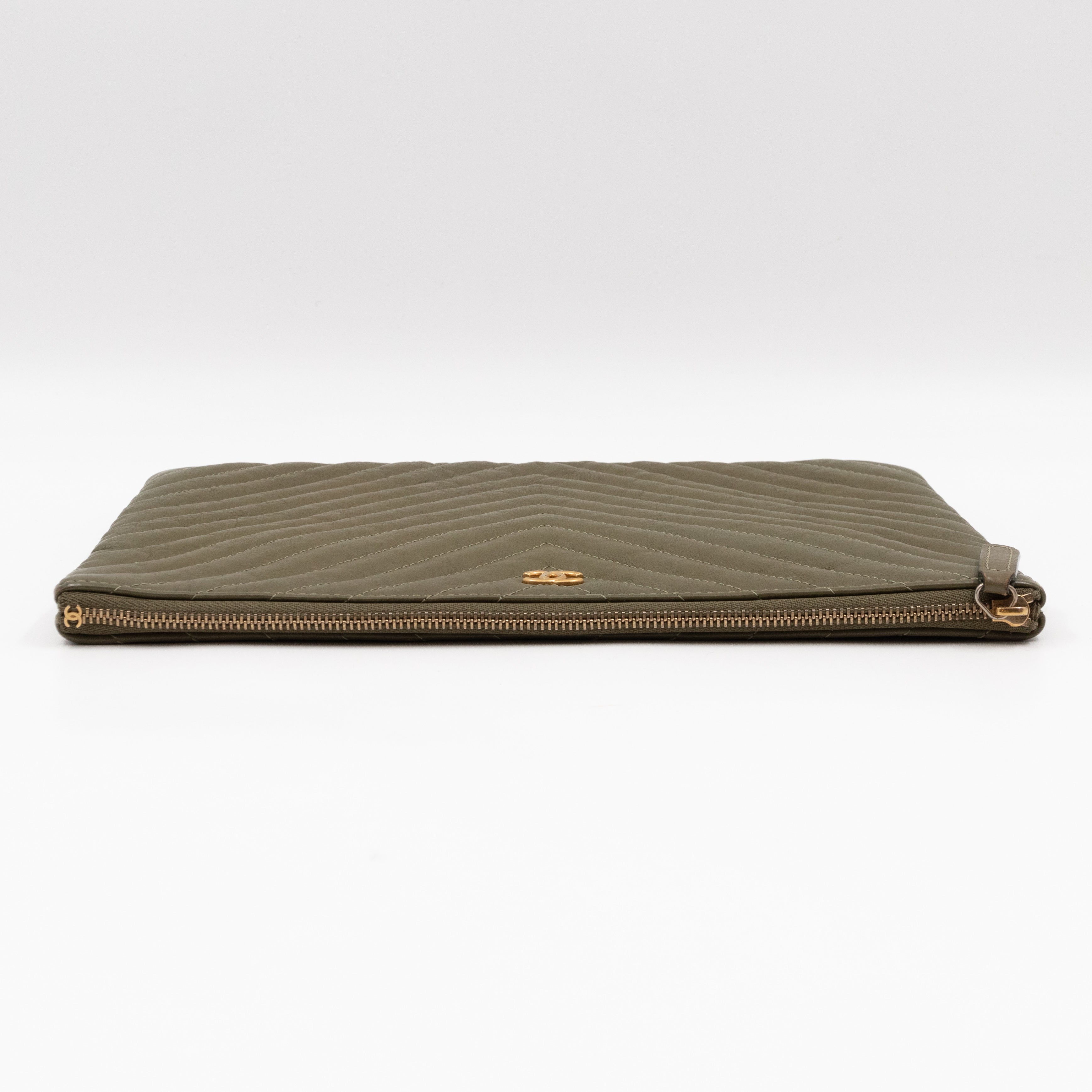 Medium O Case Green Chevron