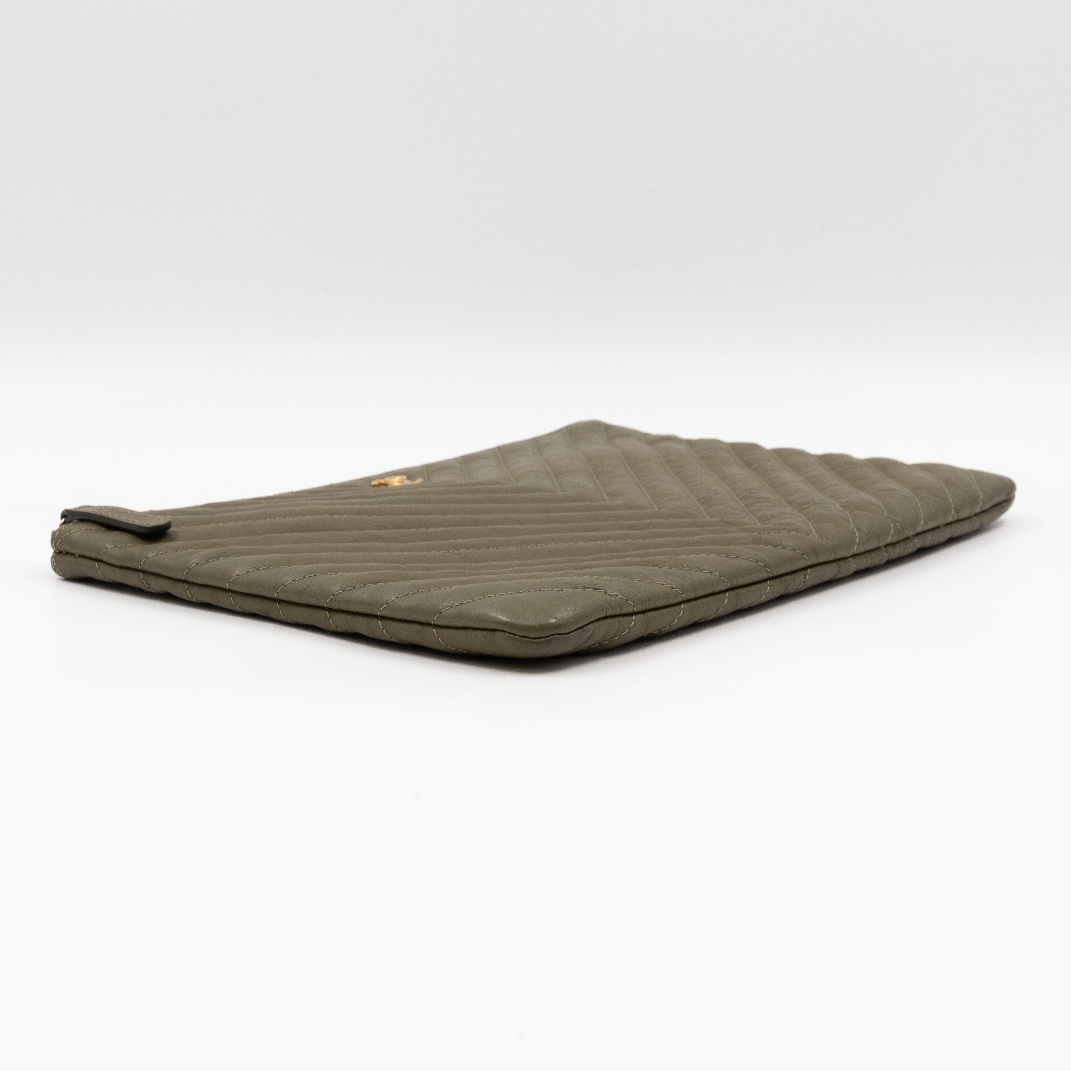 Medium O Case Green Chevron