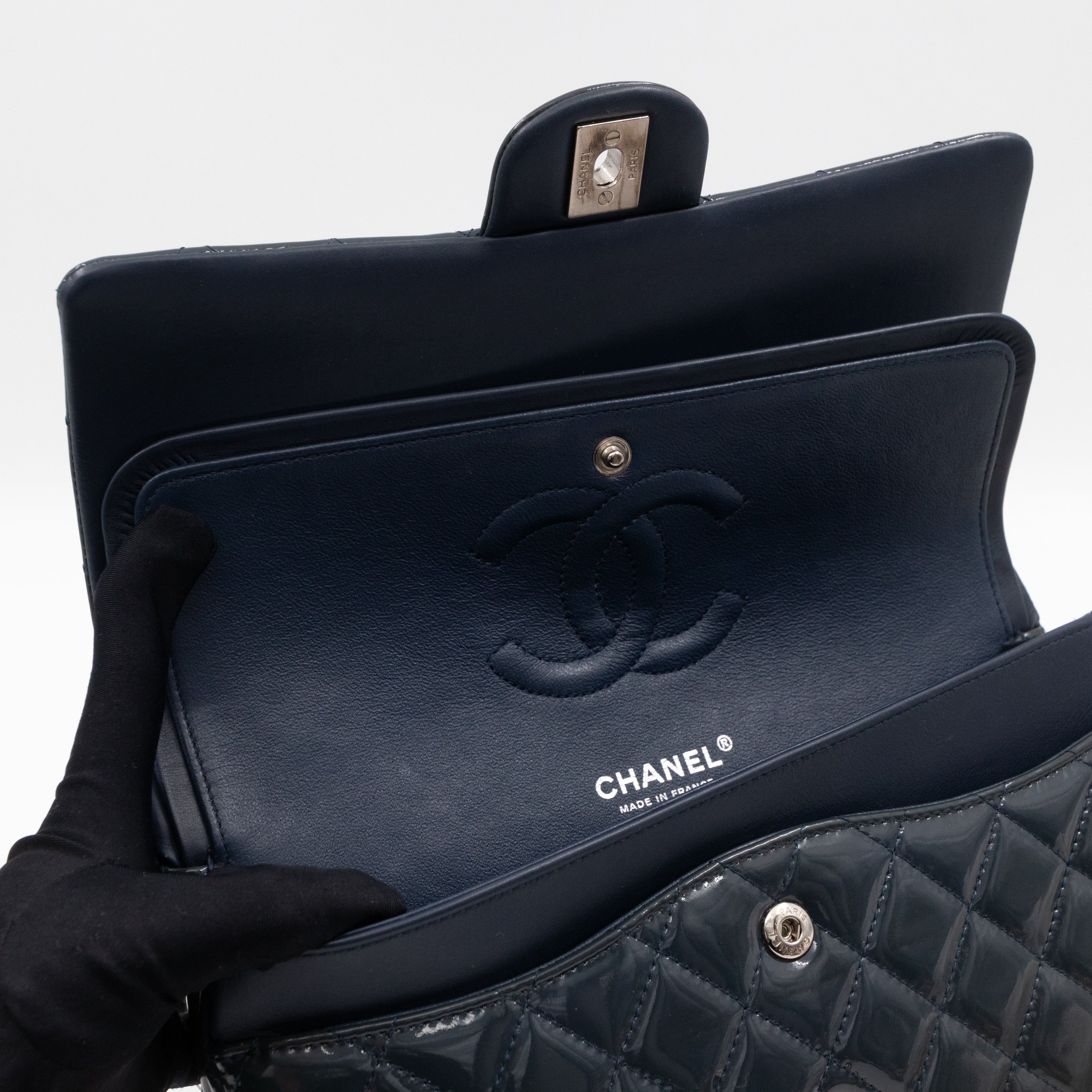 Classic Double Flap Medium Navy Patent Leather