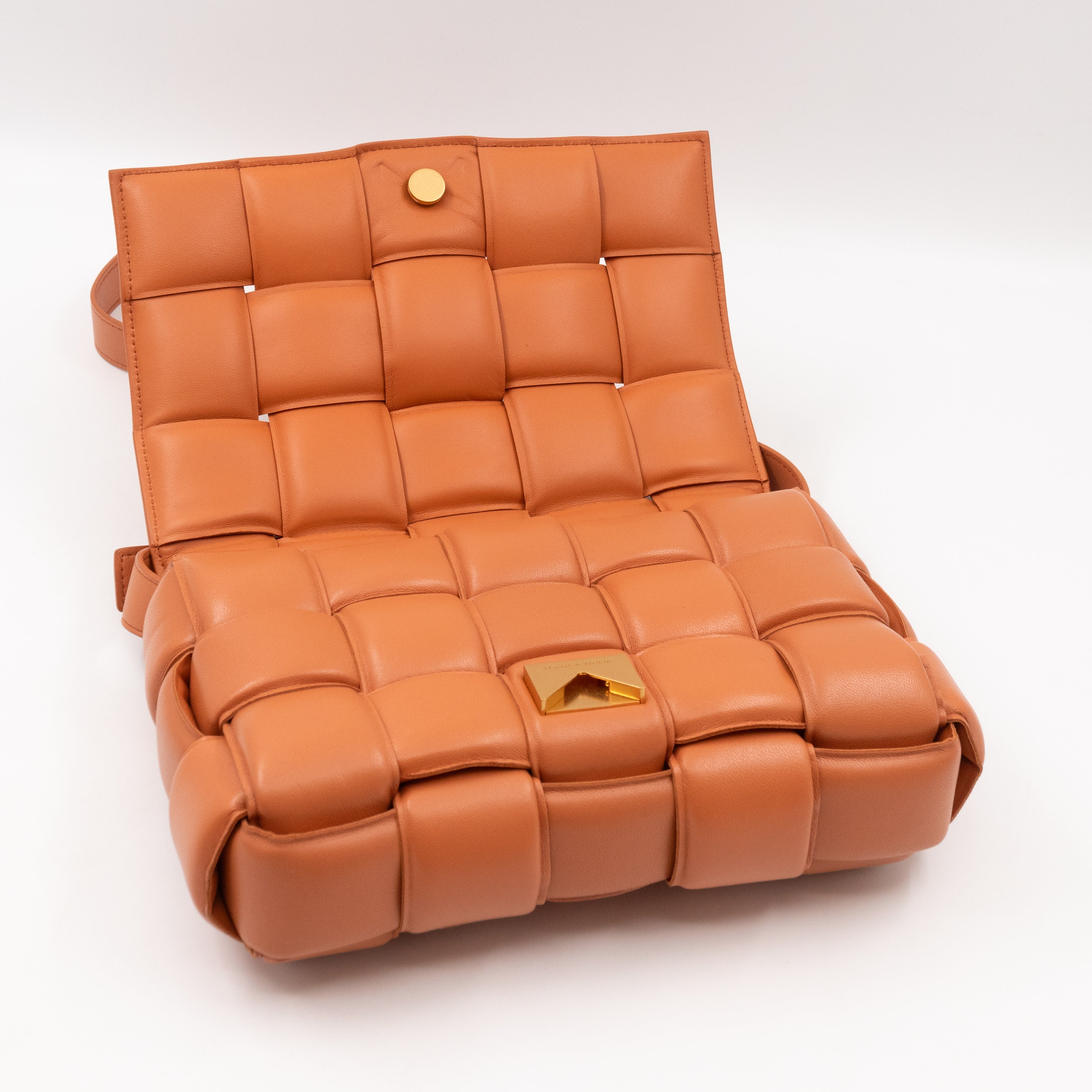 Classic Padded Cassette Clay Intrecciato Leather
