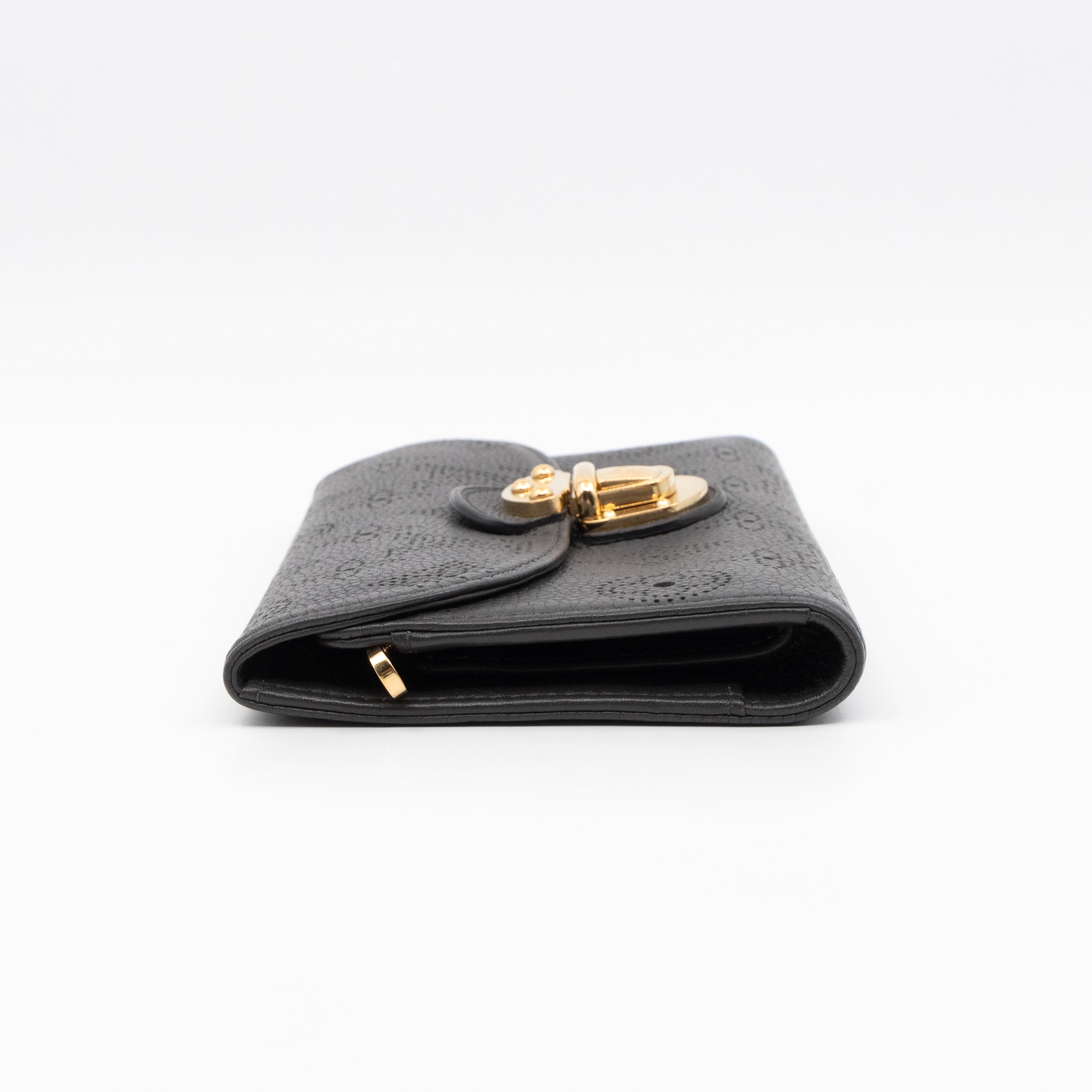 Amelia Wallet Grey Monogram Mahina Leather