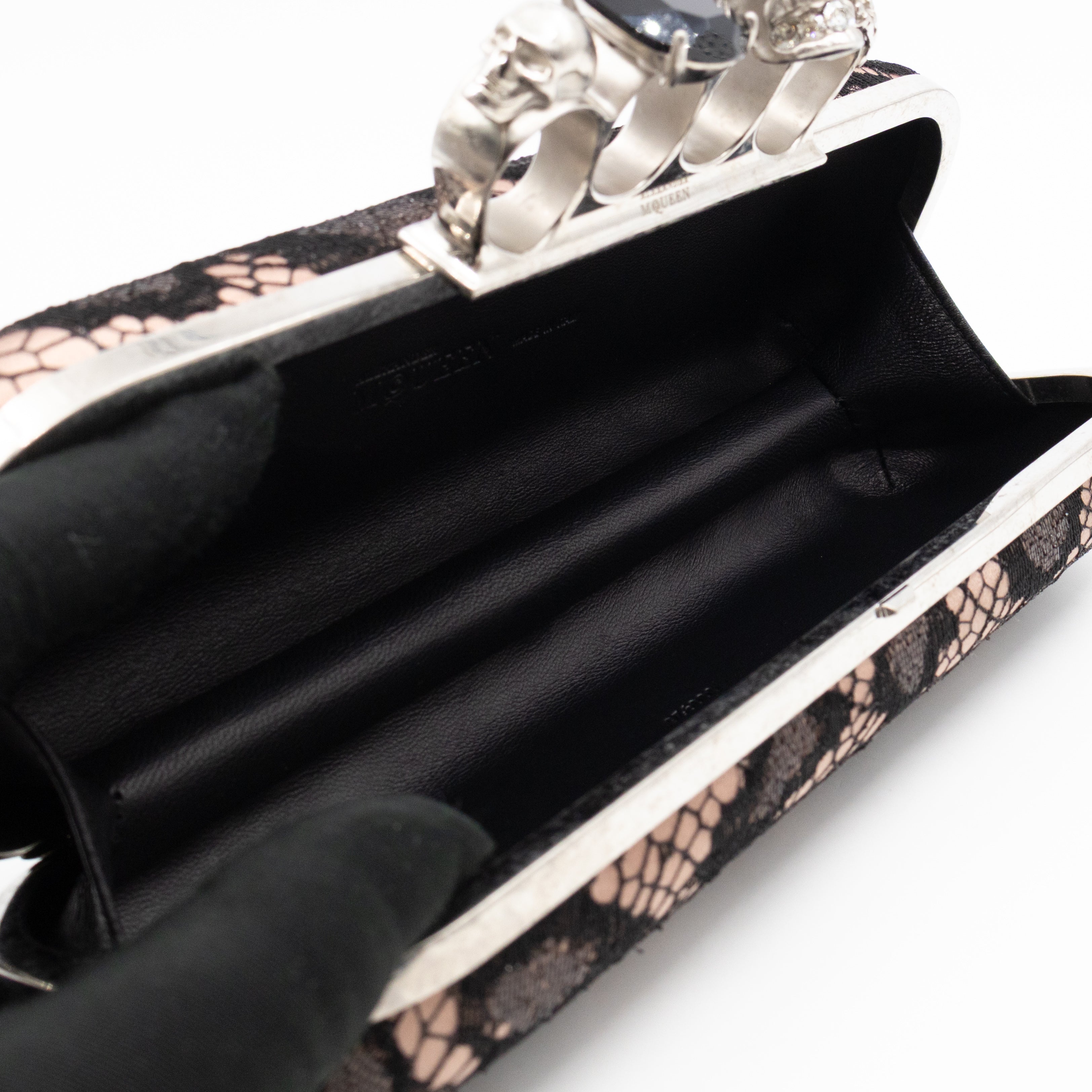 Long Skull Knuckle Clutch Leopard Lace Pink