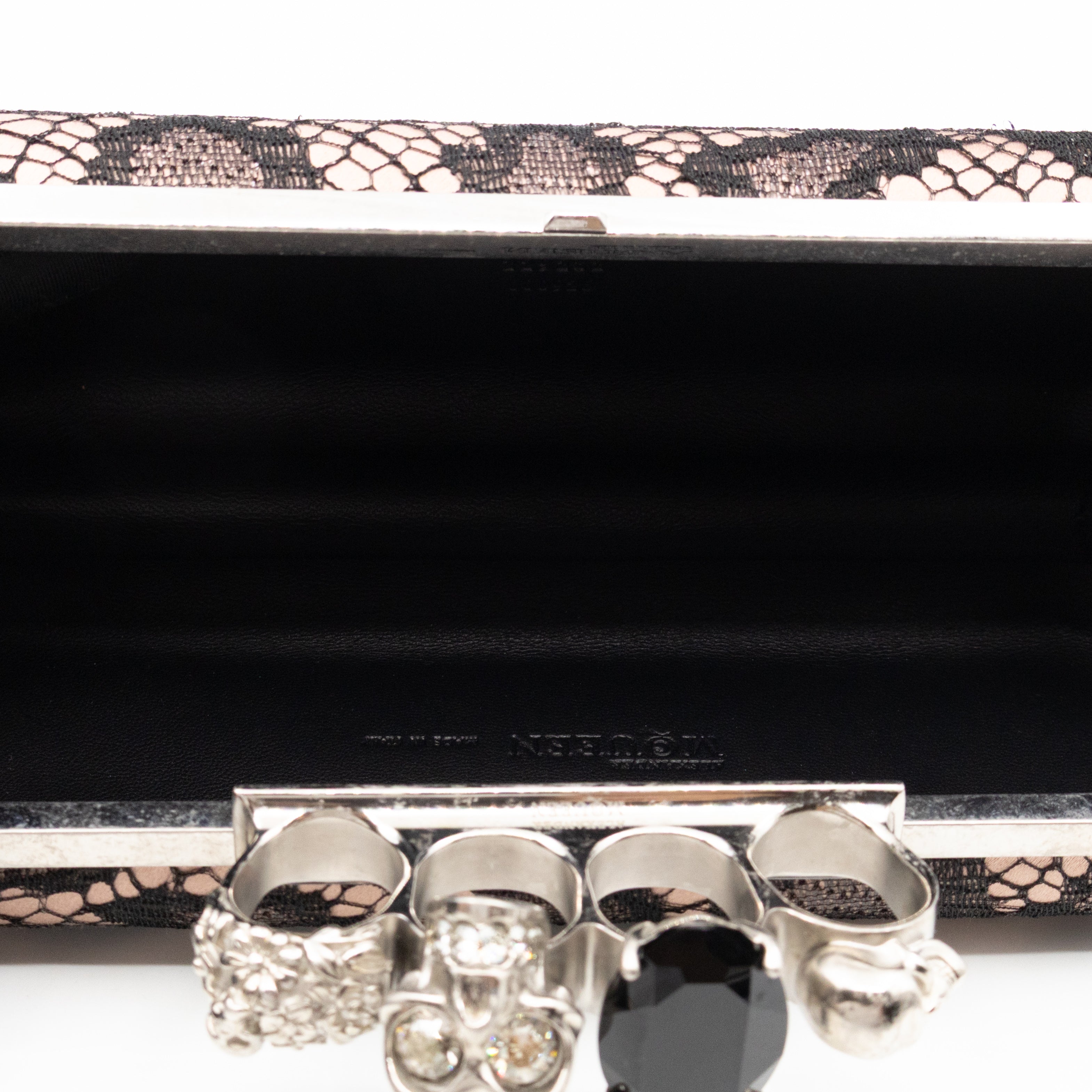 Long Skull Knuckle Clutch Leopard Lace Pink
