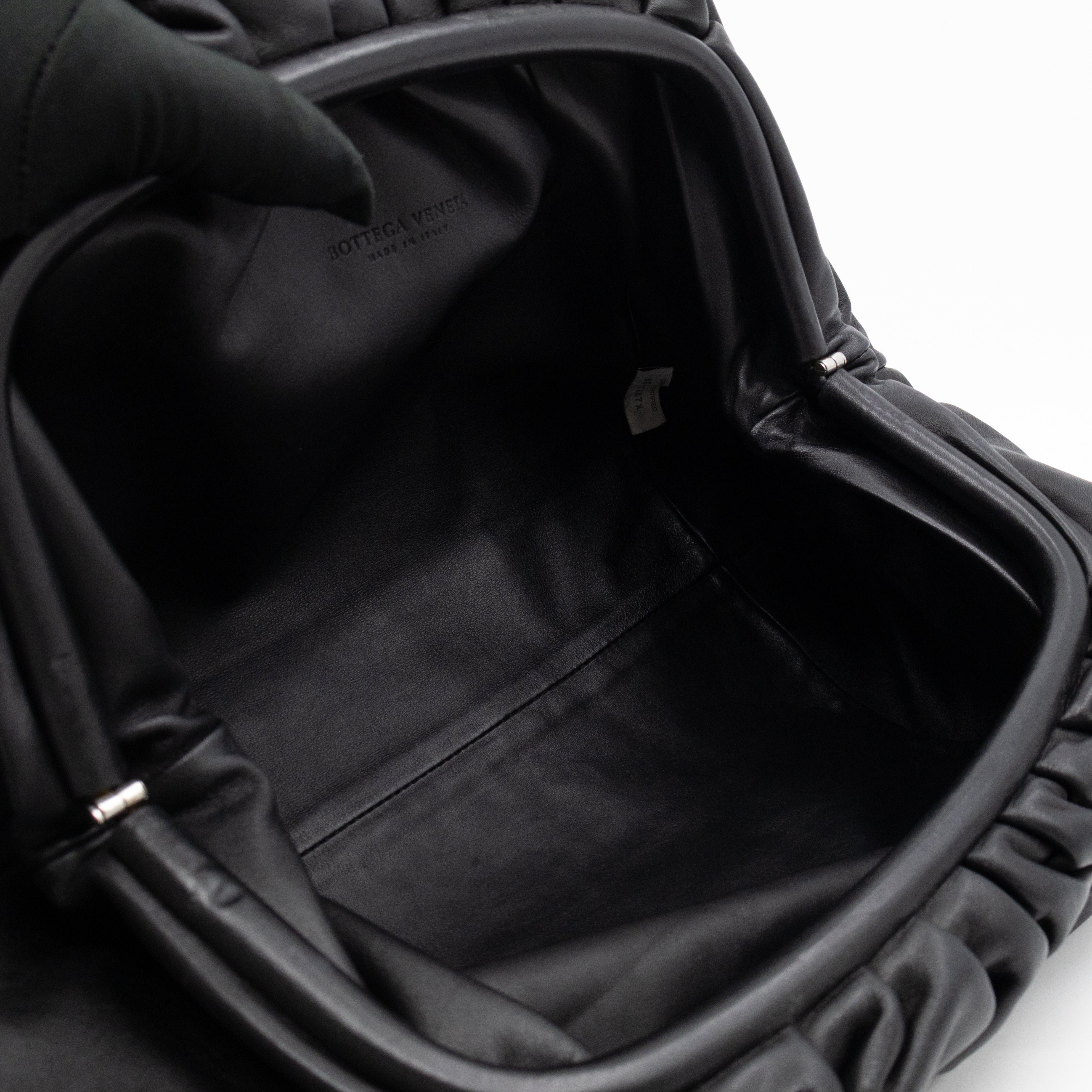 The Pouch Smooth Black Leather