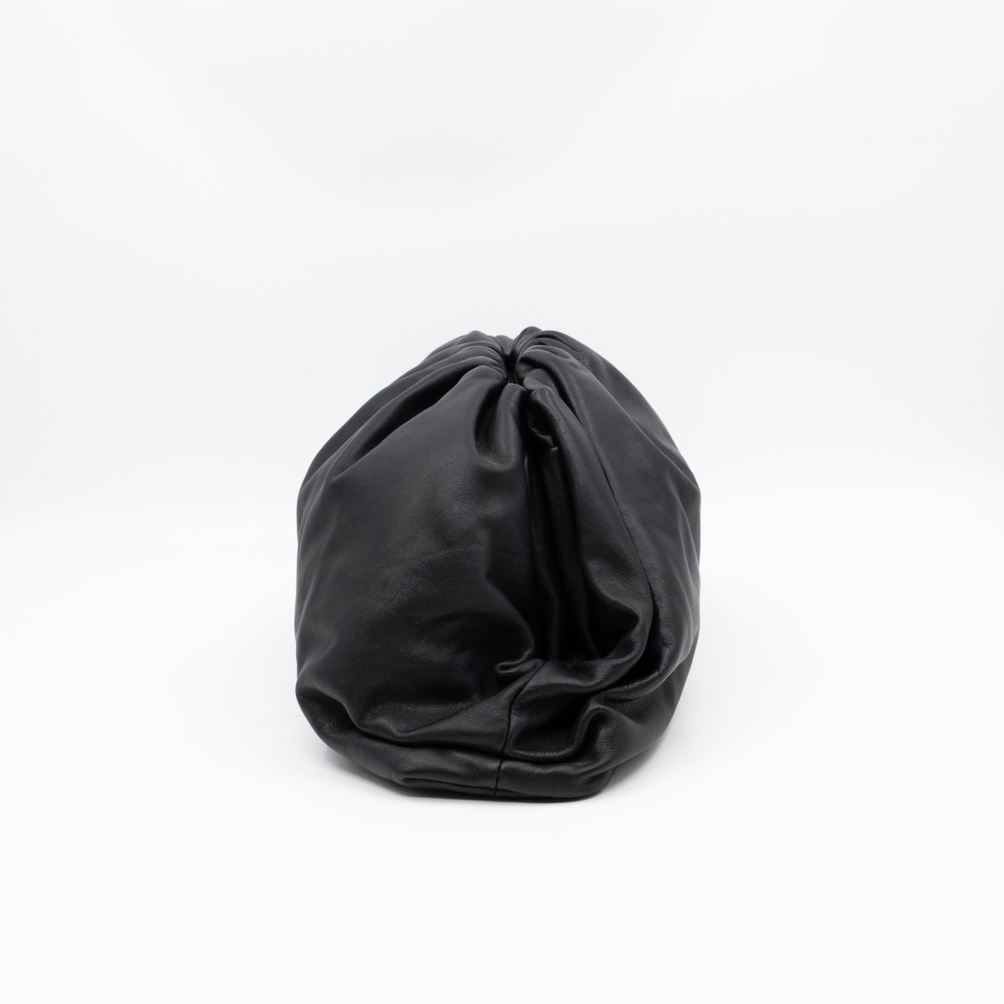 The Pouch Smooth Black Leather