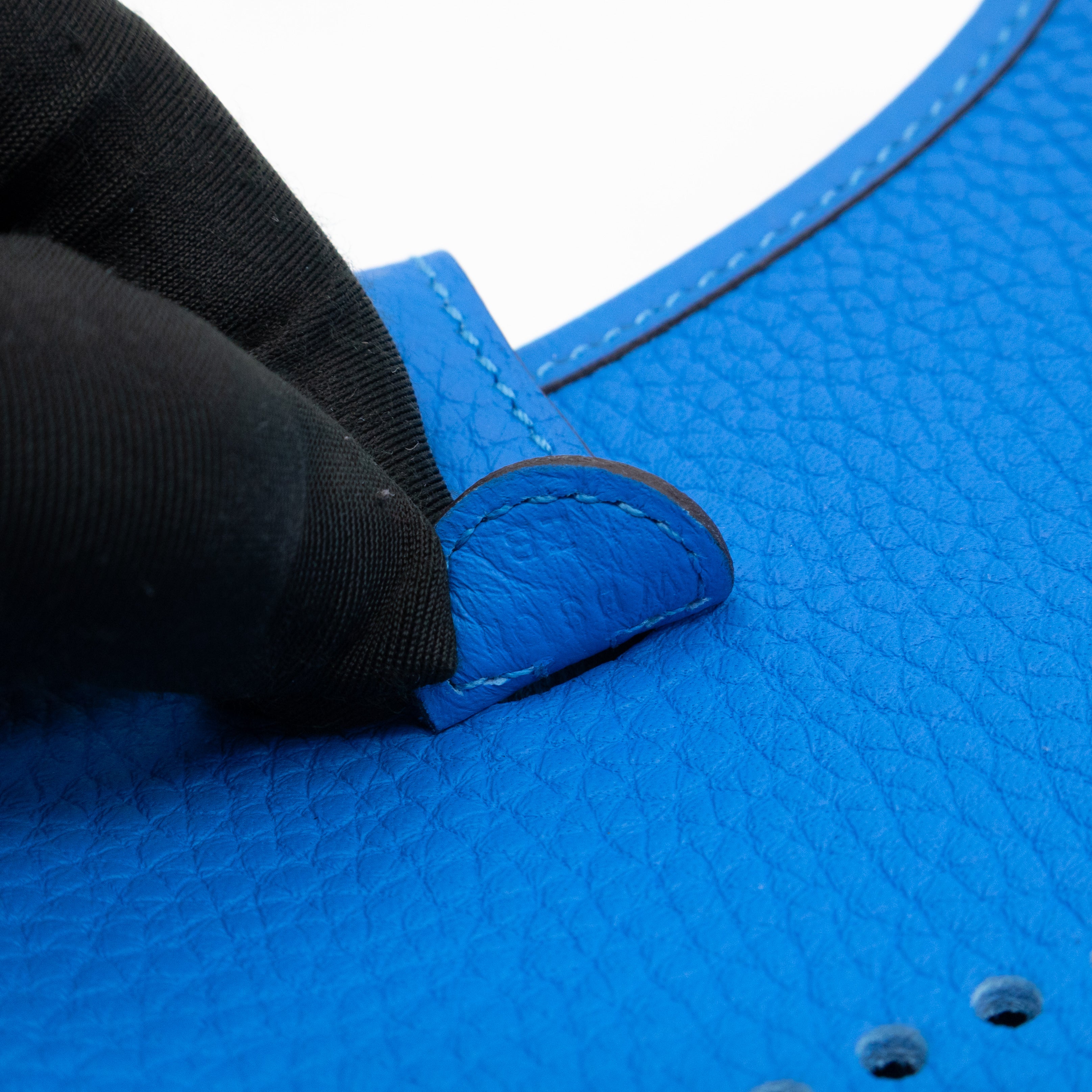 Evelyne 16 Mini Bleu Hydra Leather