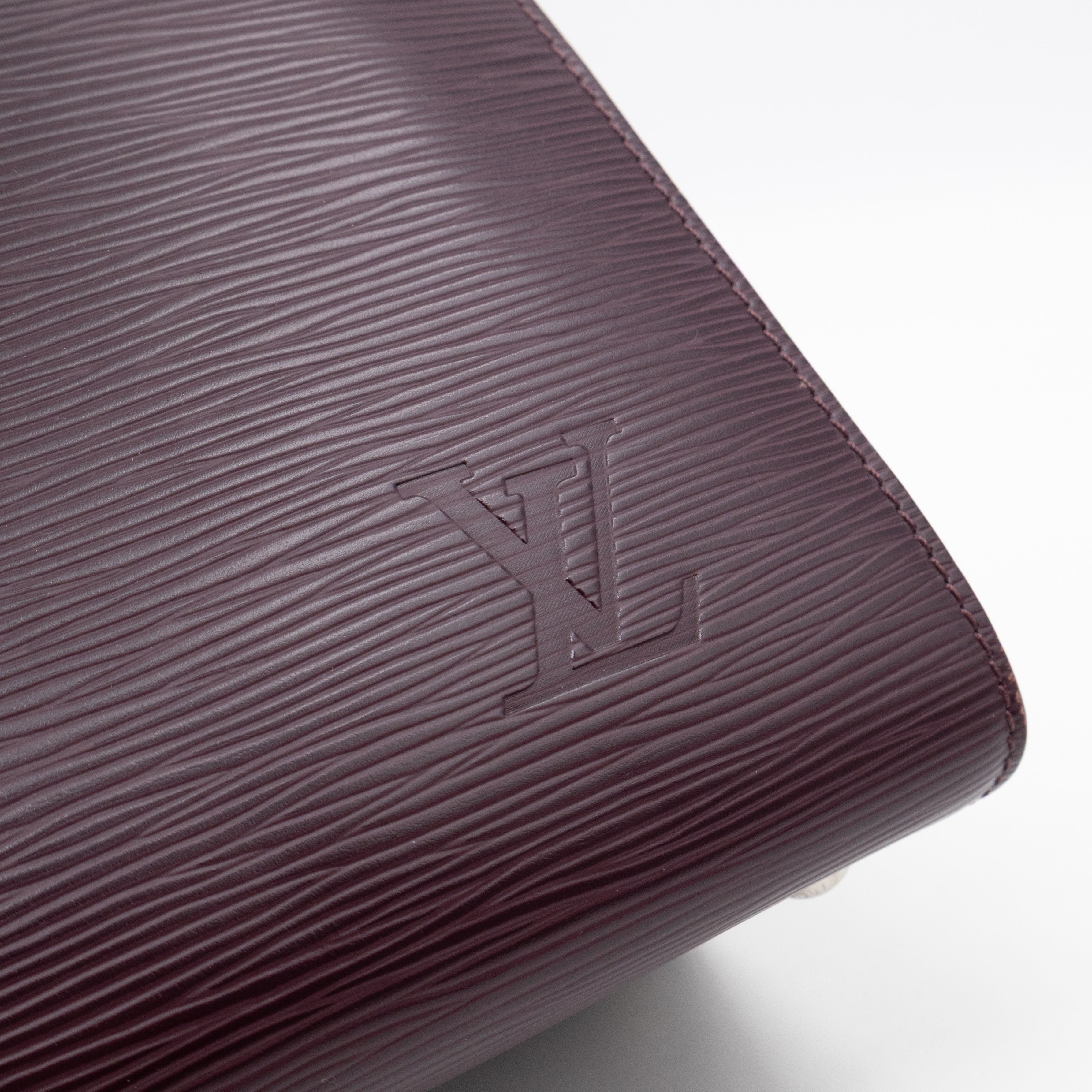 Vaneau MM Violet Epi Leather