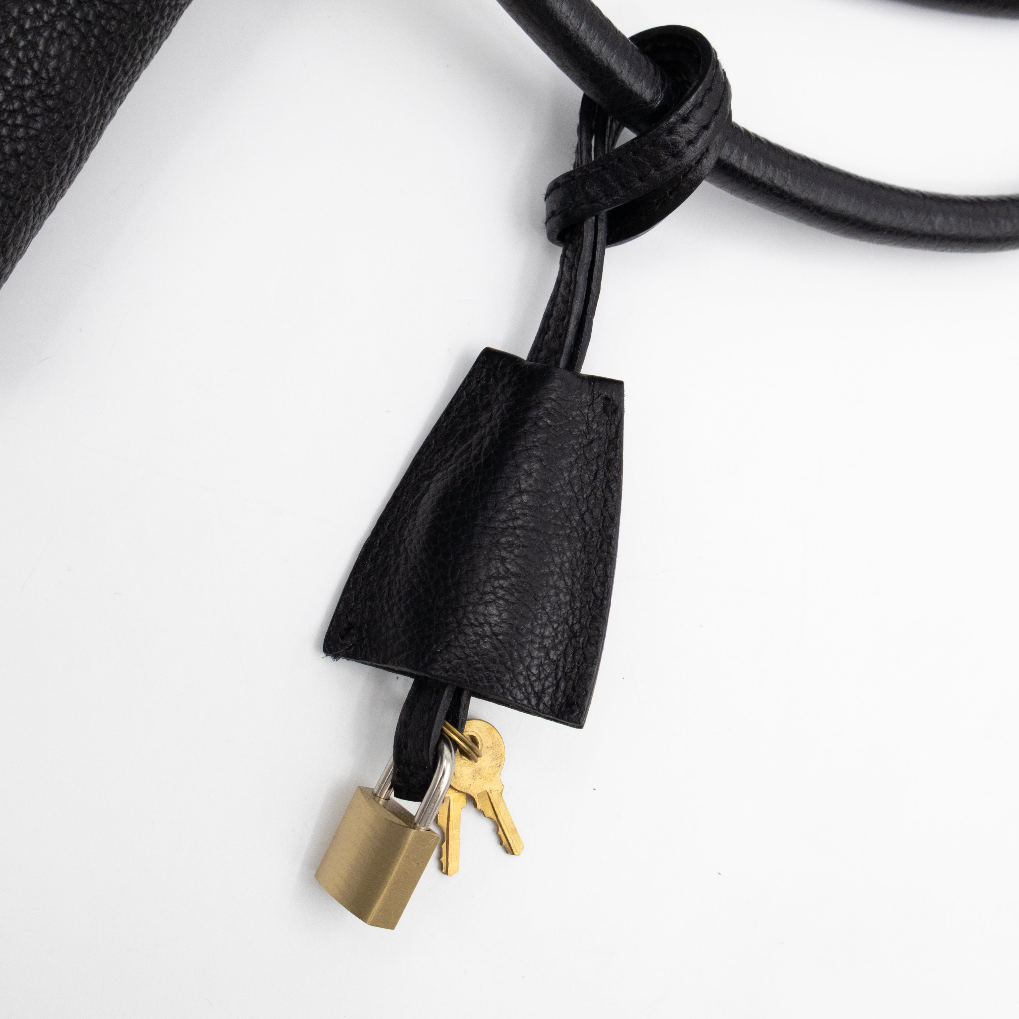 Piccadilly Bayswater Black Leather