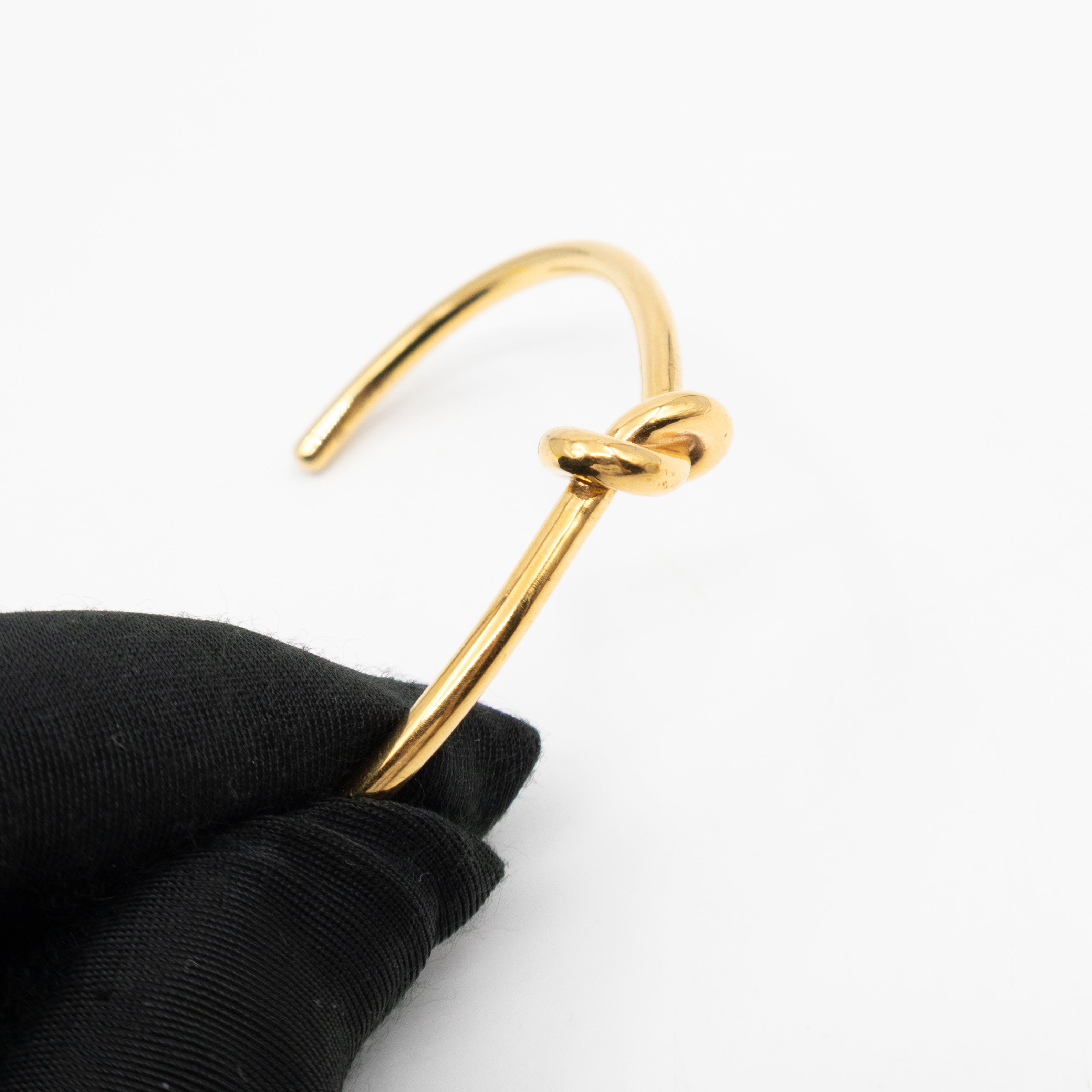 Knot Extra-Thin Gold Bracelet