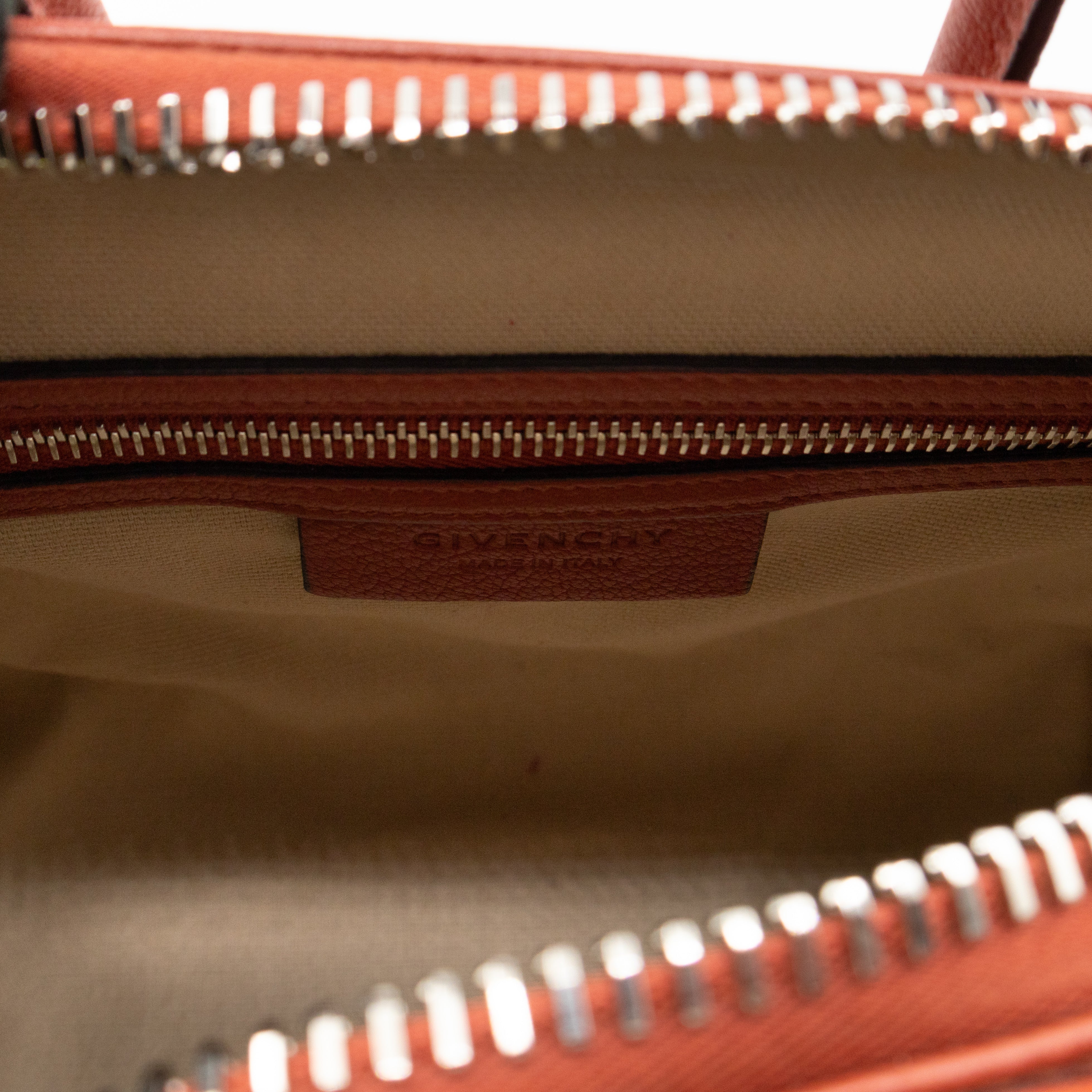 Antigona Mini Paprika Grained Leather