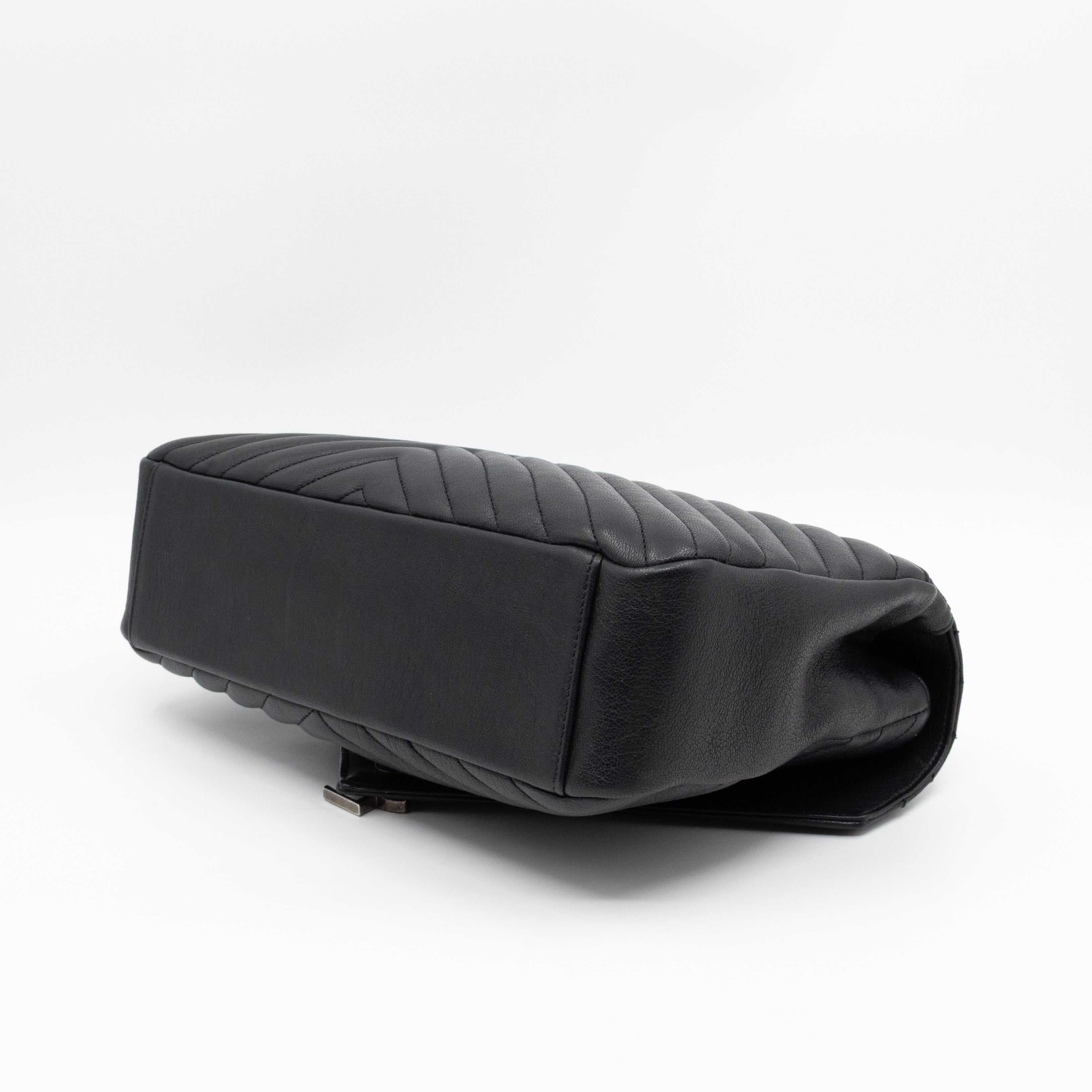 College Large Chevron Quilted Black Leather