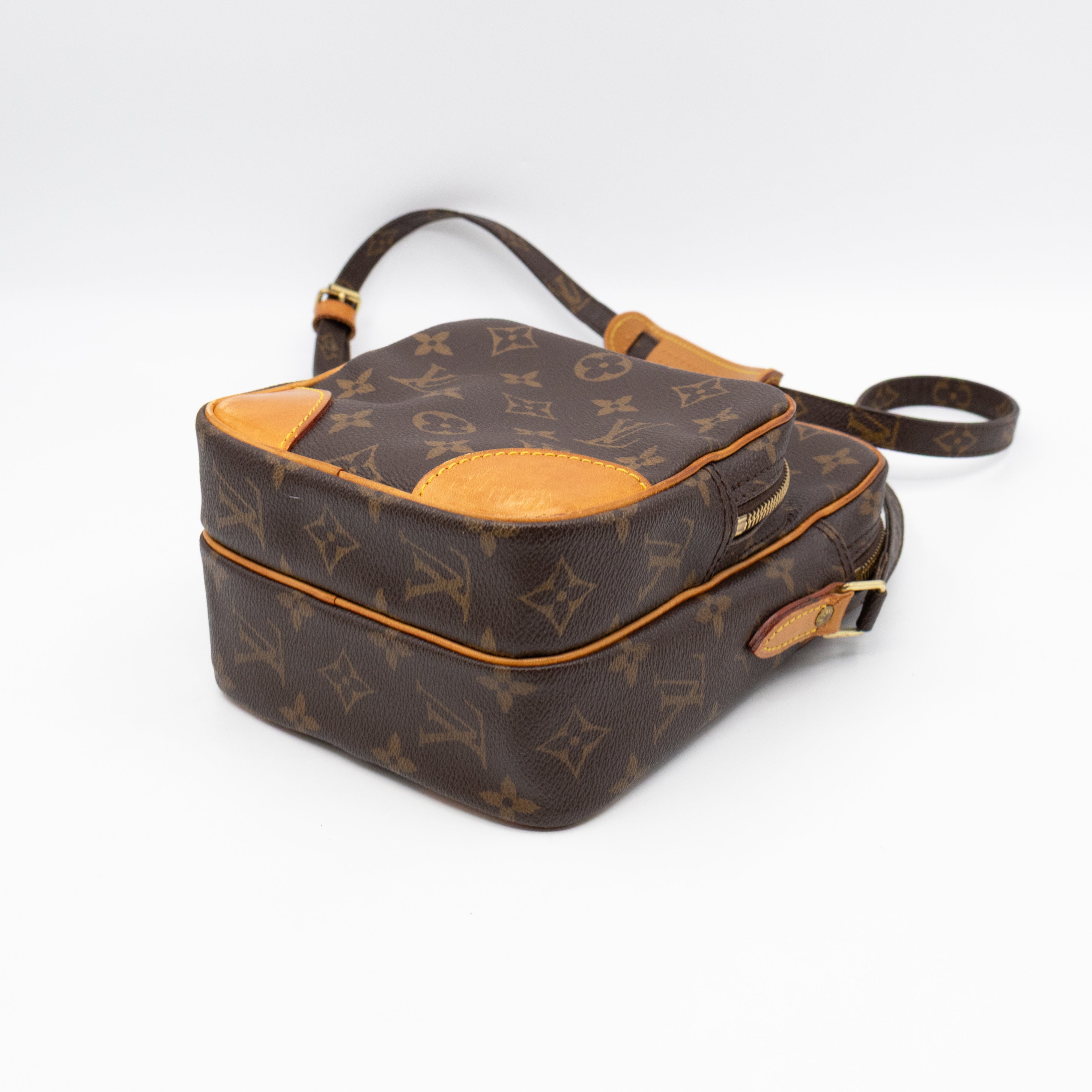 Amazone Monogram