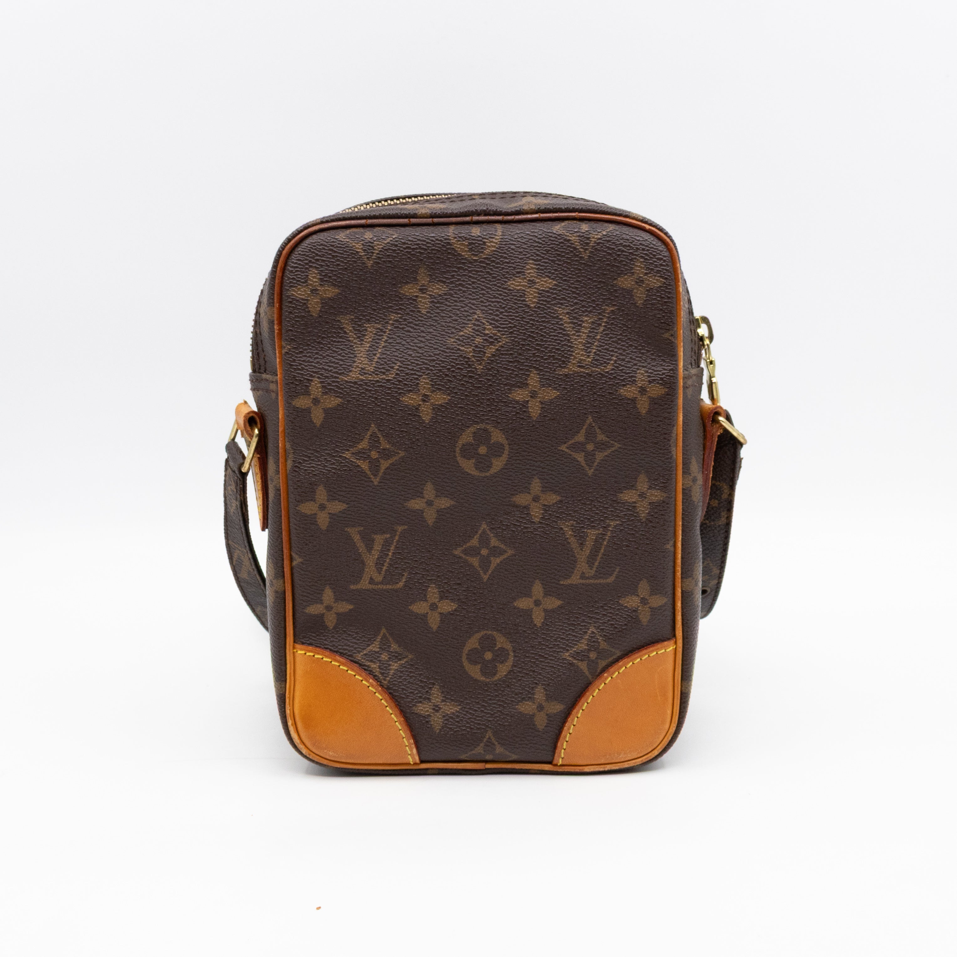 Amazone Monogram