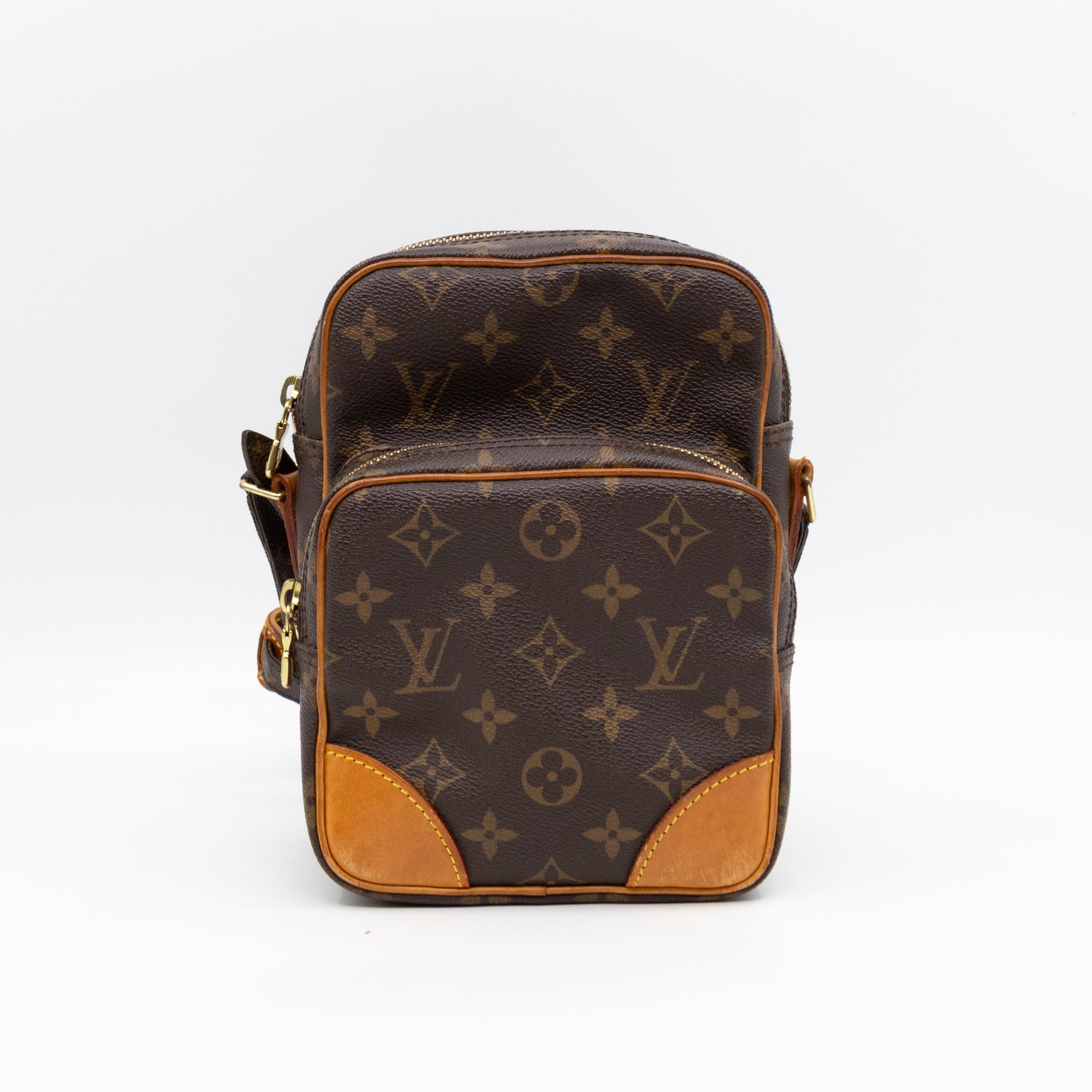 Amazone Monogram