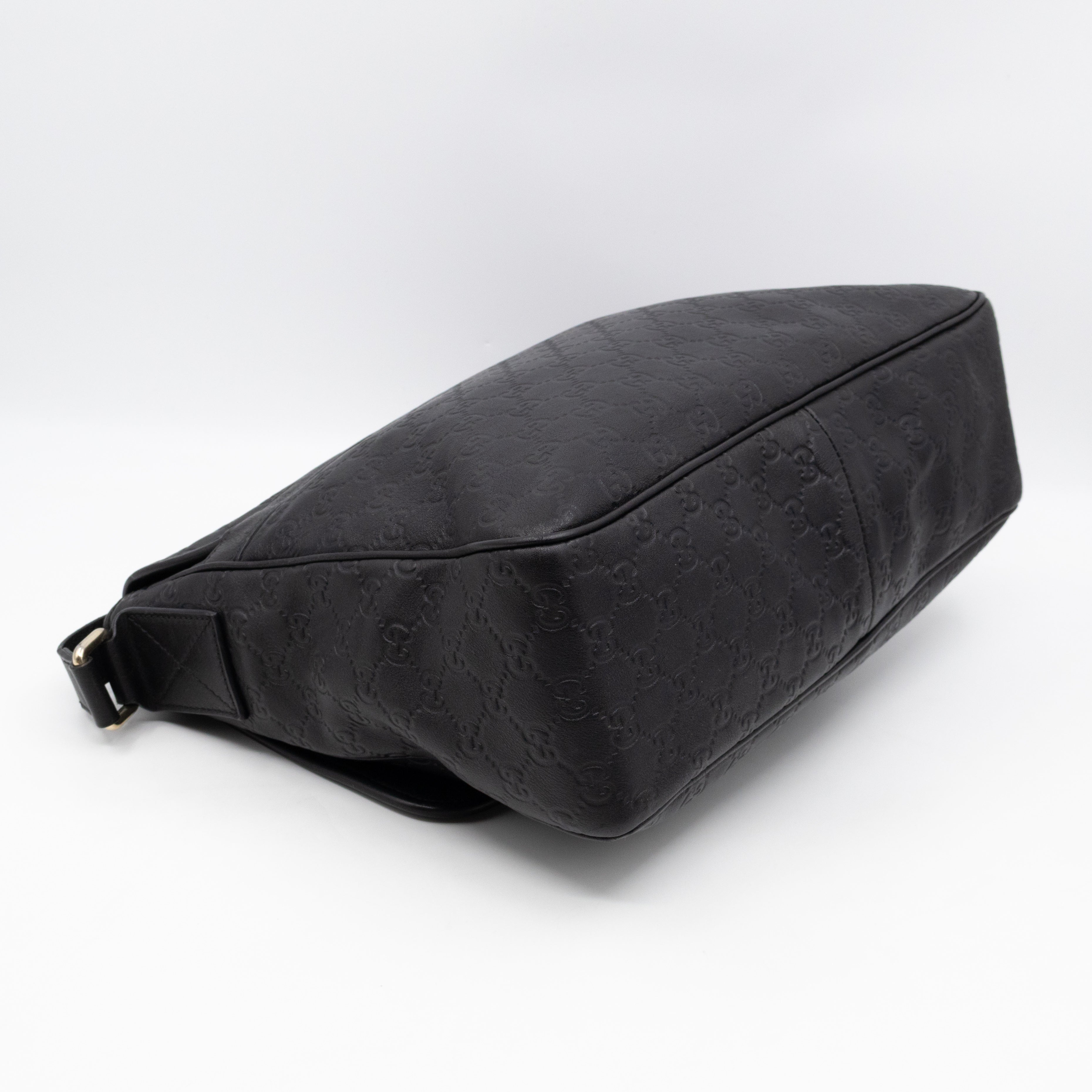 Messenger Shoulder Bag Black Guccissima Leather