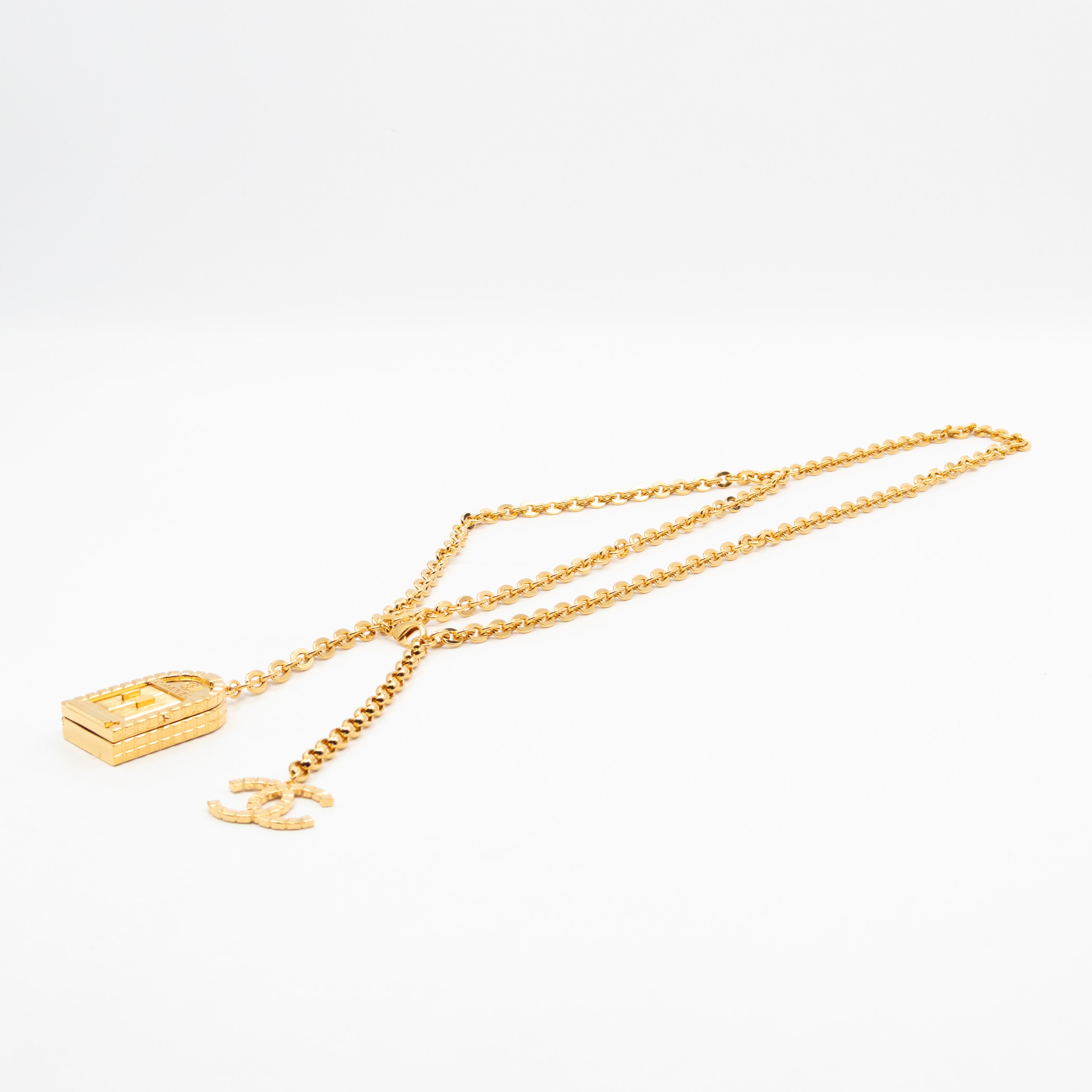 31 Rue Cambon Door CC Pendant Metal Chain Necklace & Belt Gold
