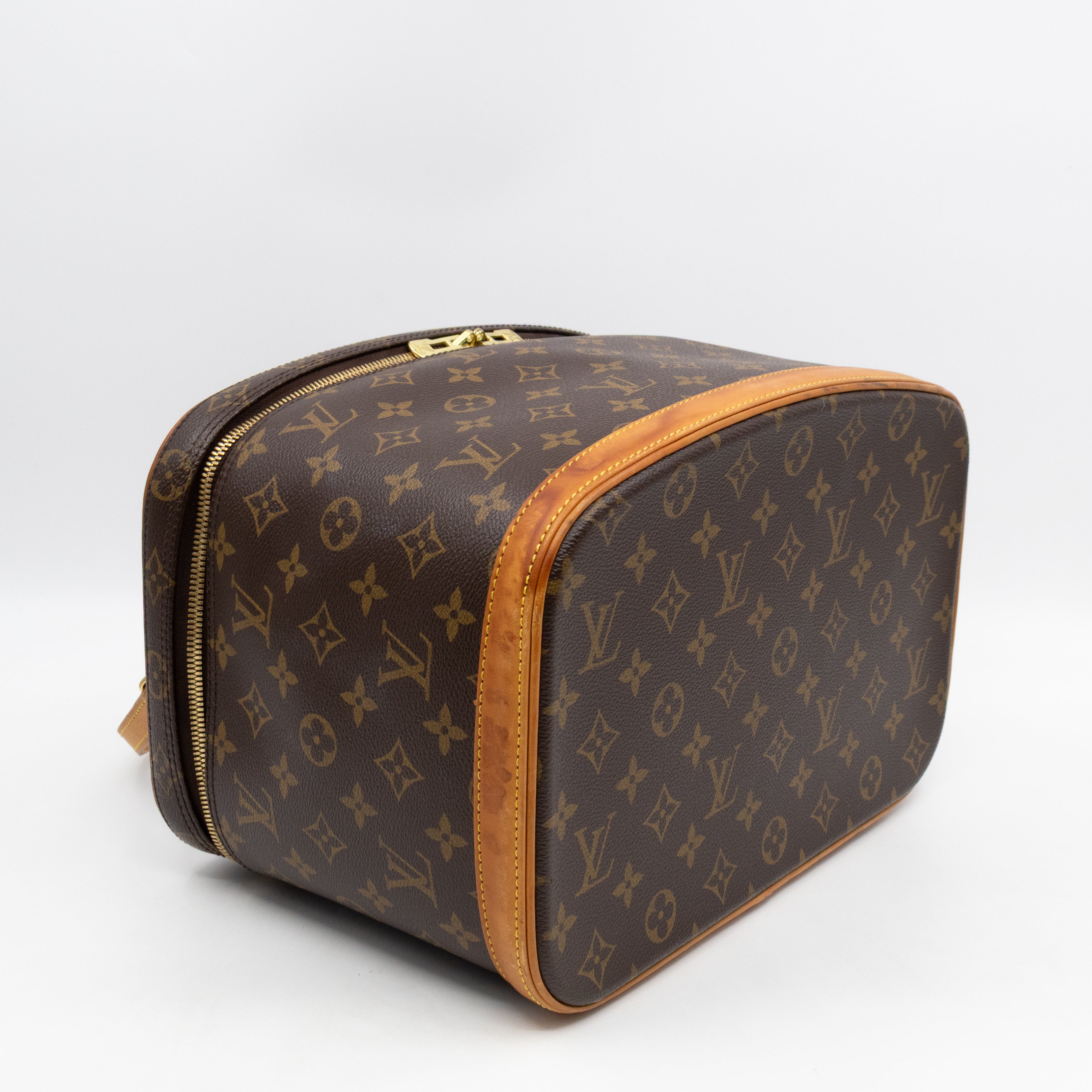 Nice Vanity Case Monogram