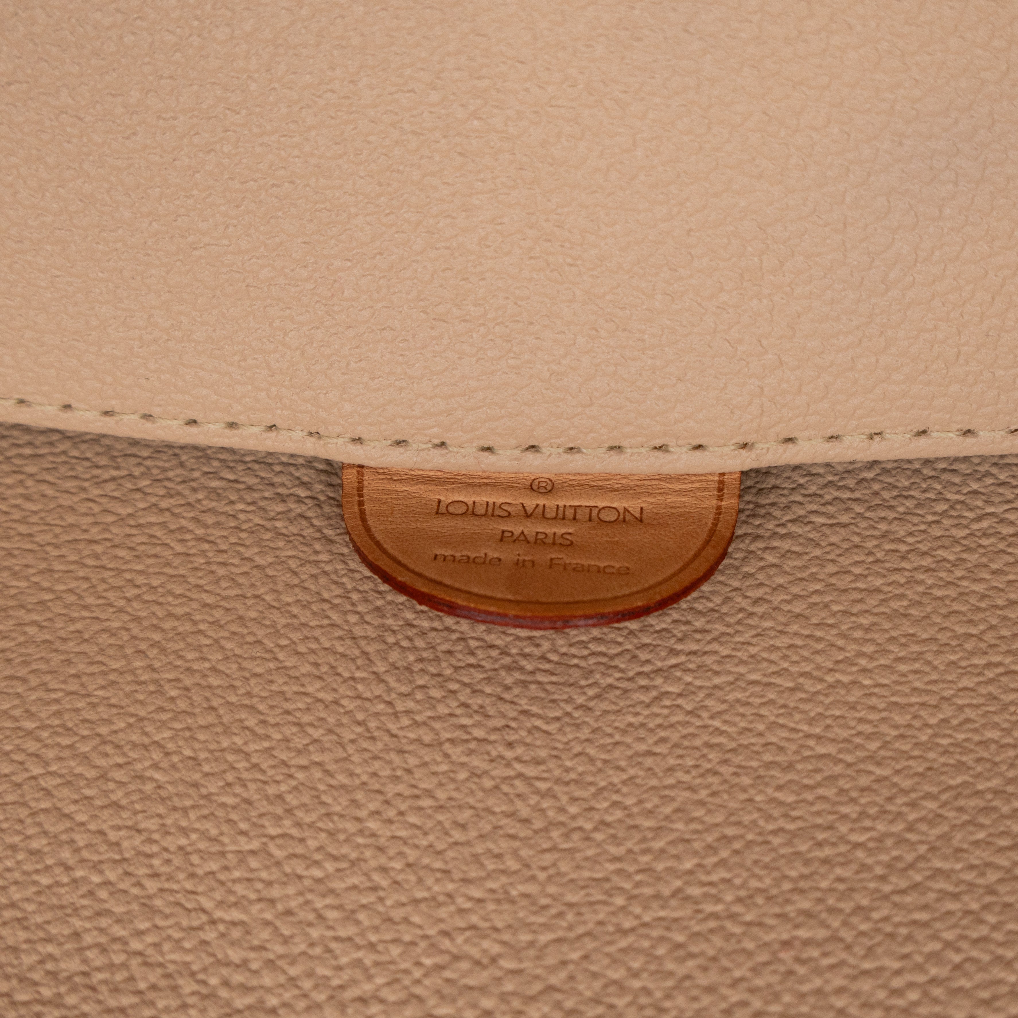 Nice Vanity Case Monogram