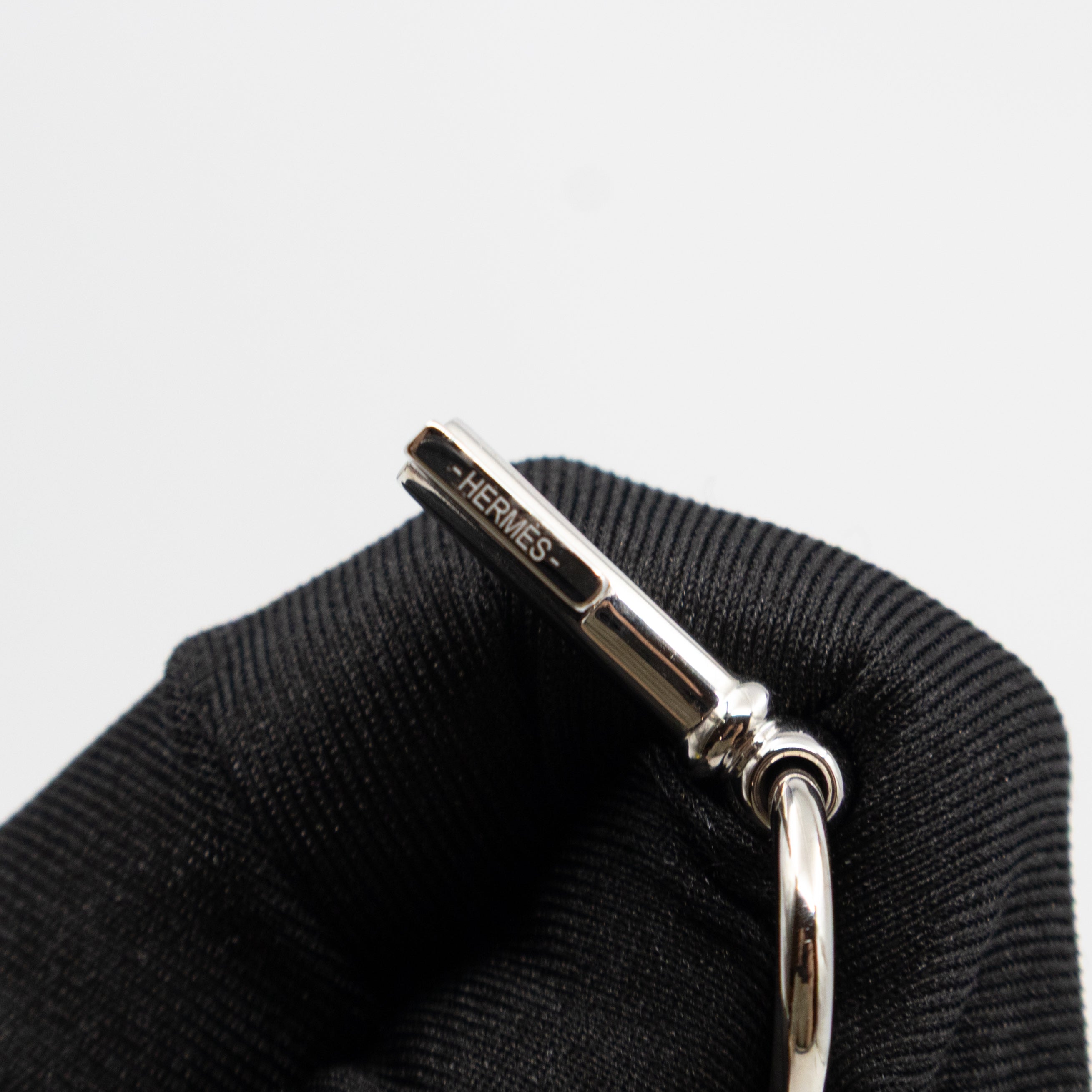 Curiosite Cle H Charm Pendant Scarf Ring Silver