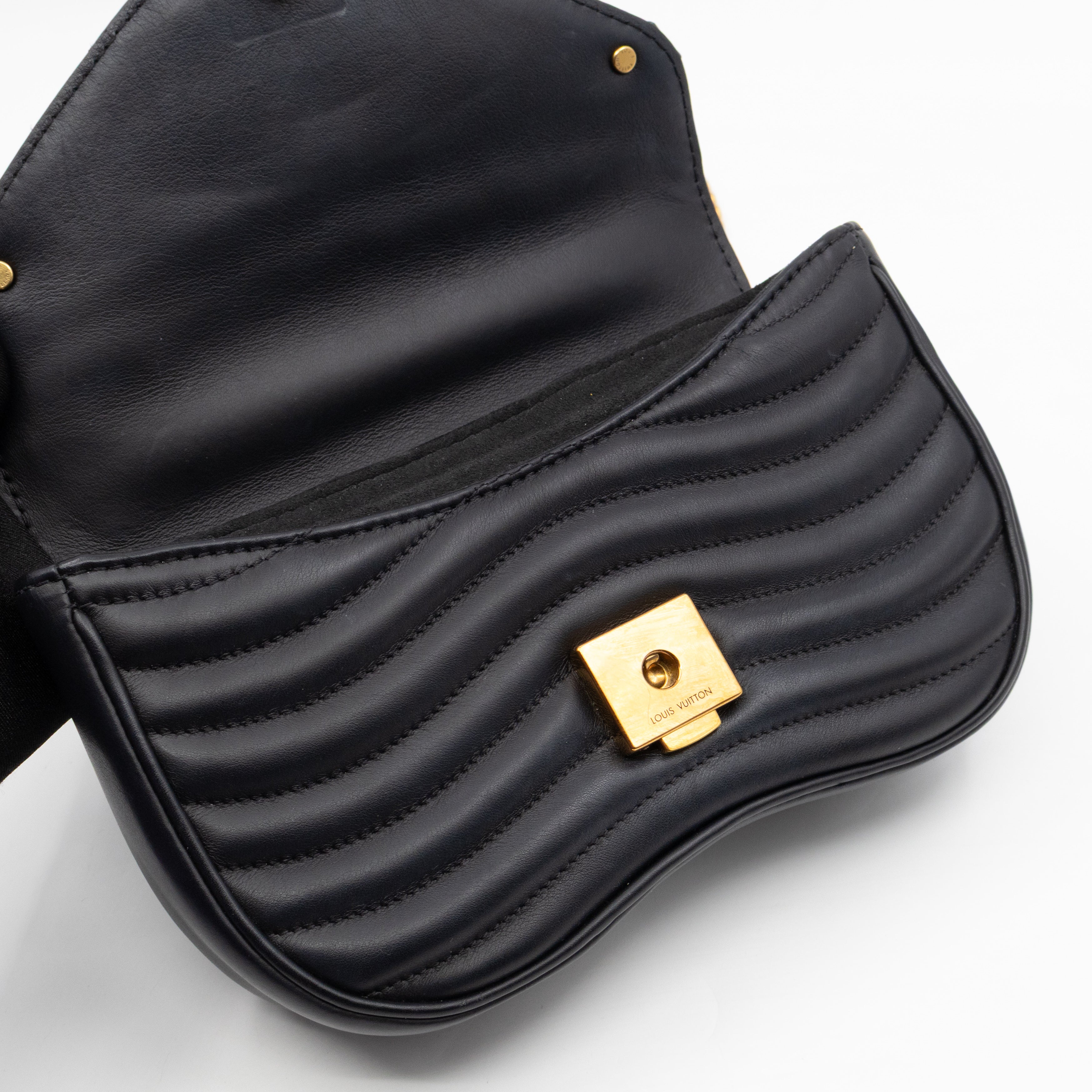 New Wave PM Shoulder Bag Black Leather