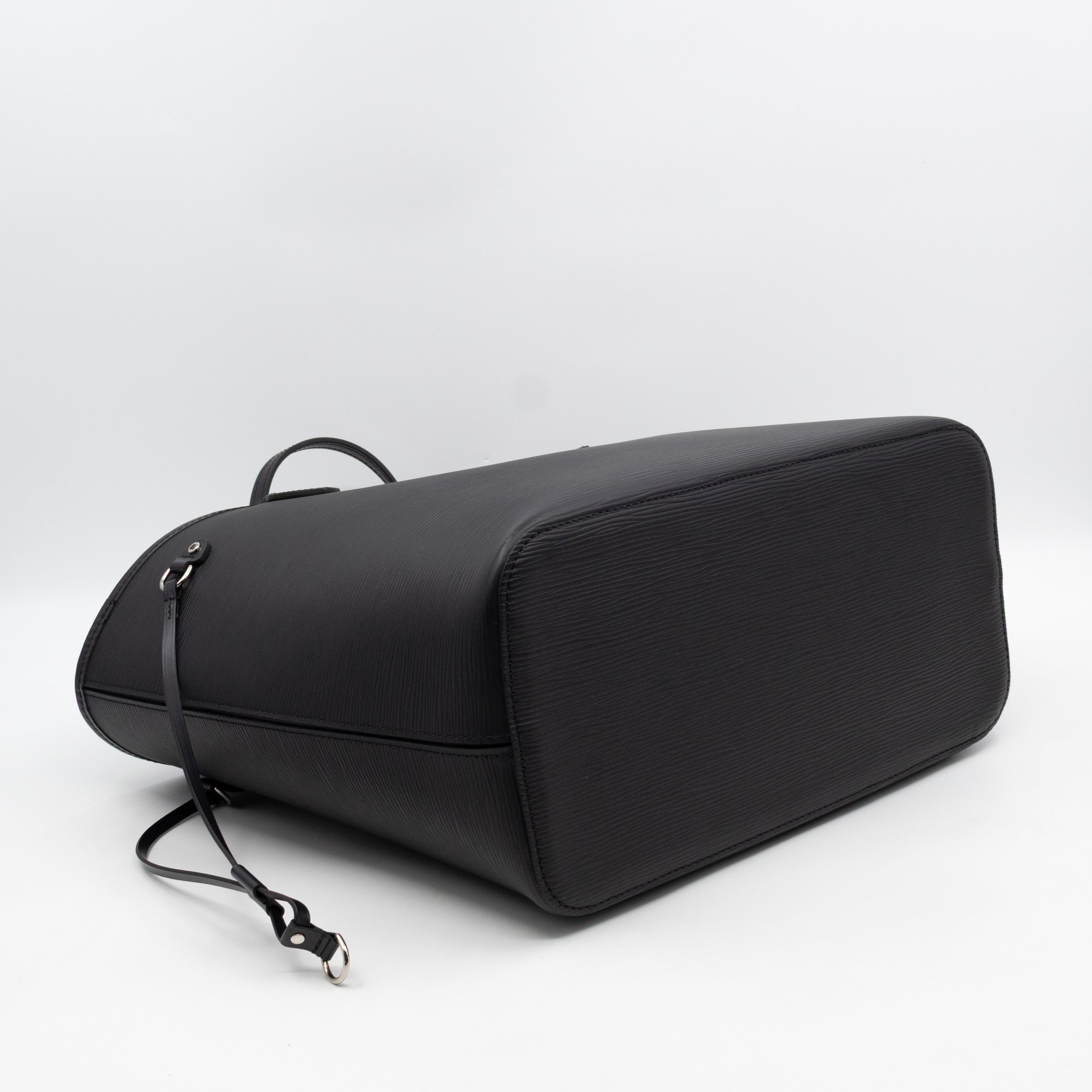 Neverfull MM Black Epi Leather with Pochette