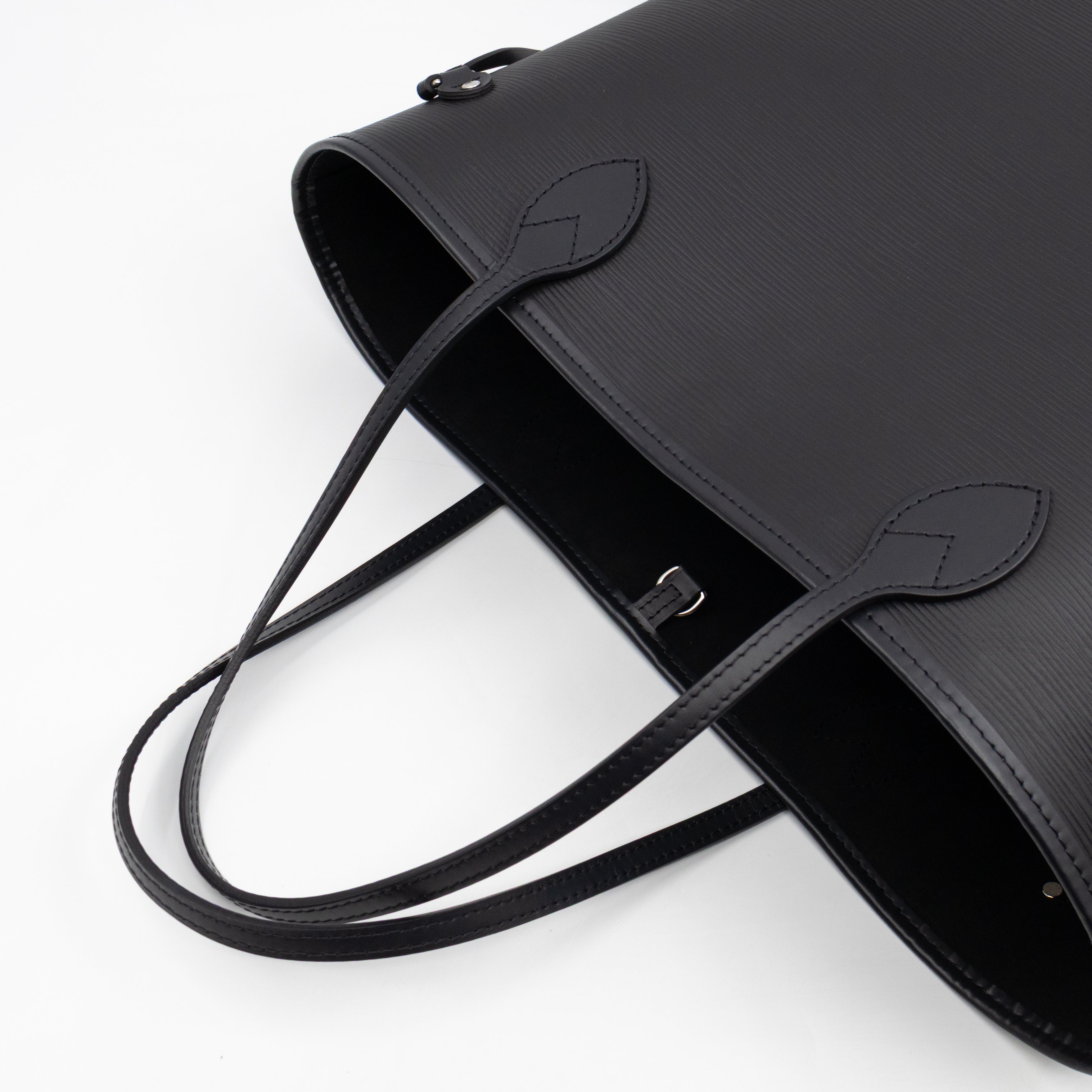 Neverfull MM Black Epi Leather with Pochette