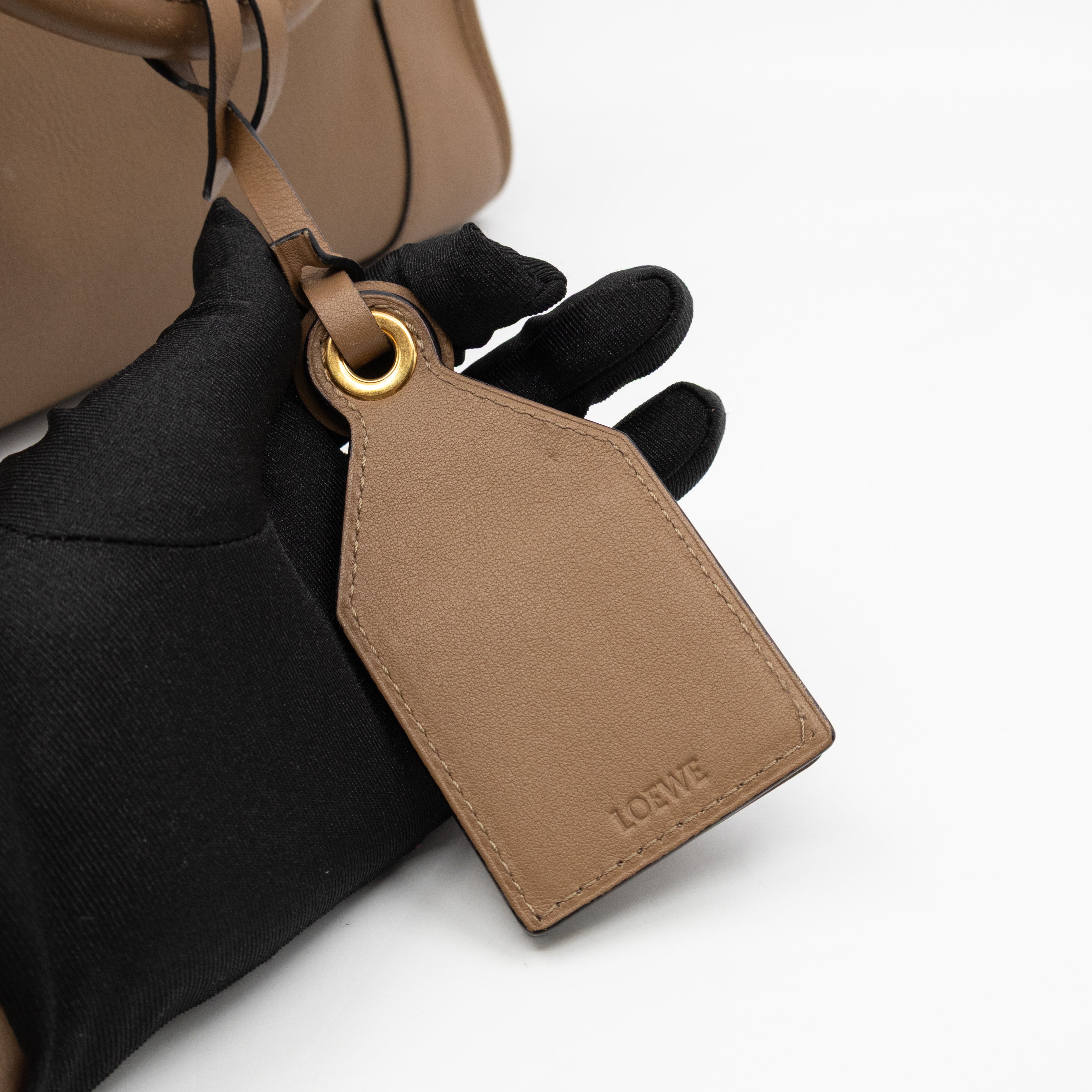 Amazona 36 Brown Leather With Shoulder Strap