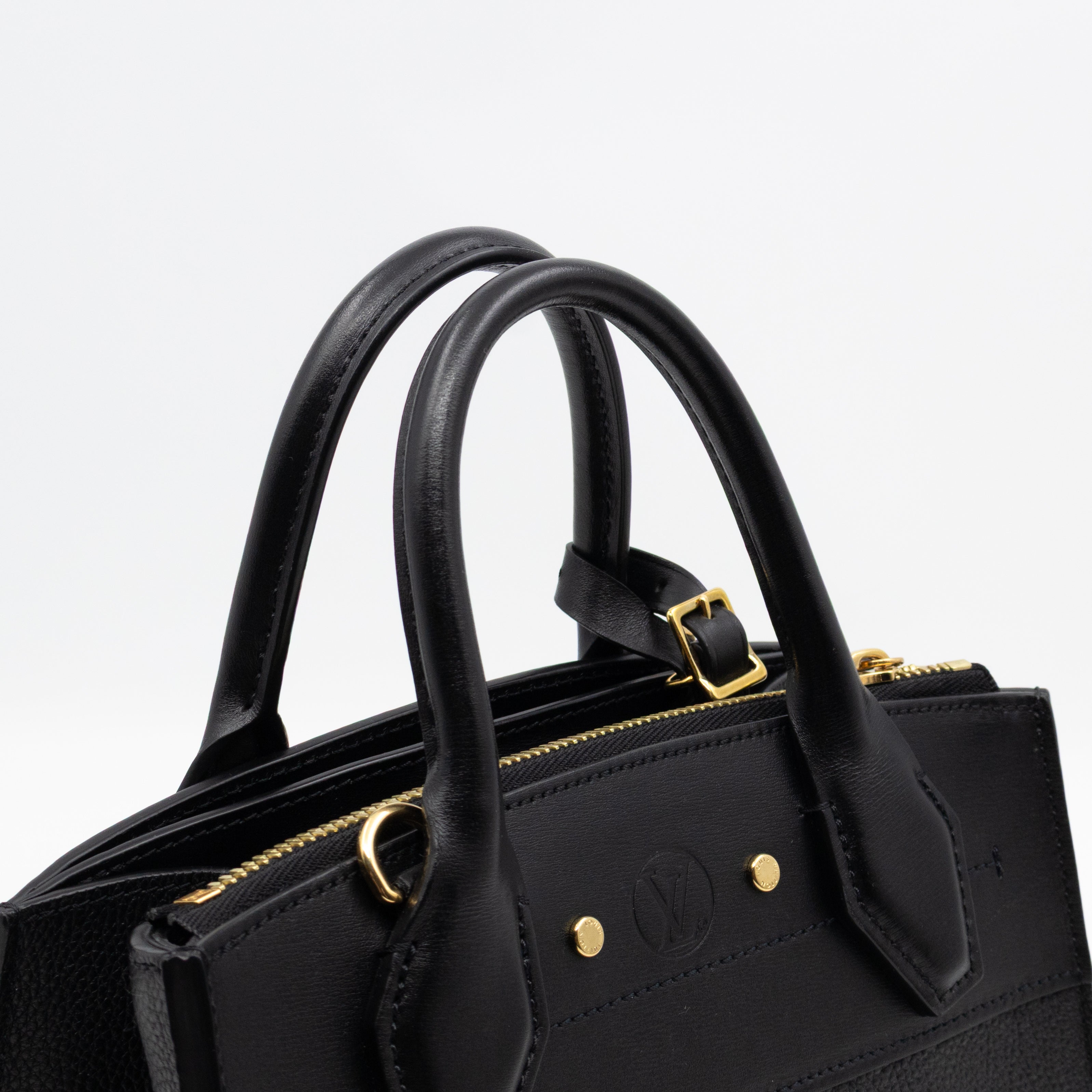 City Steamer PM Black Leather