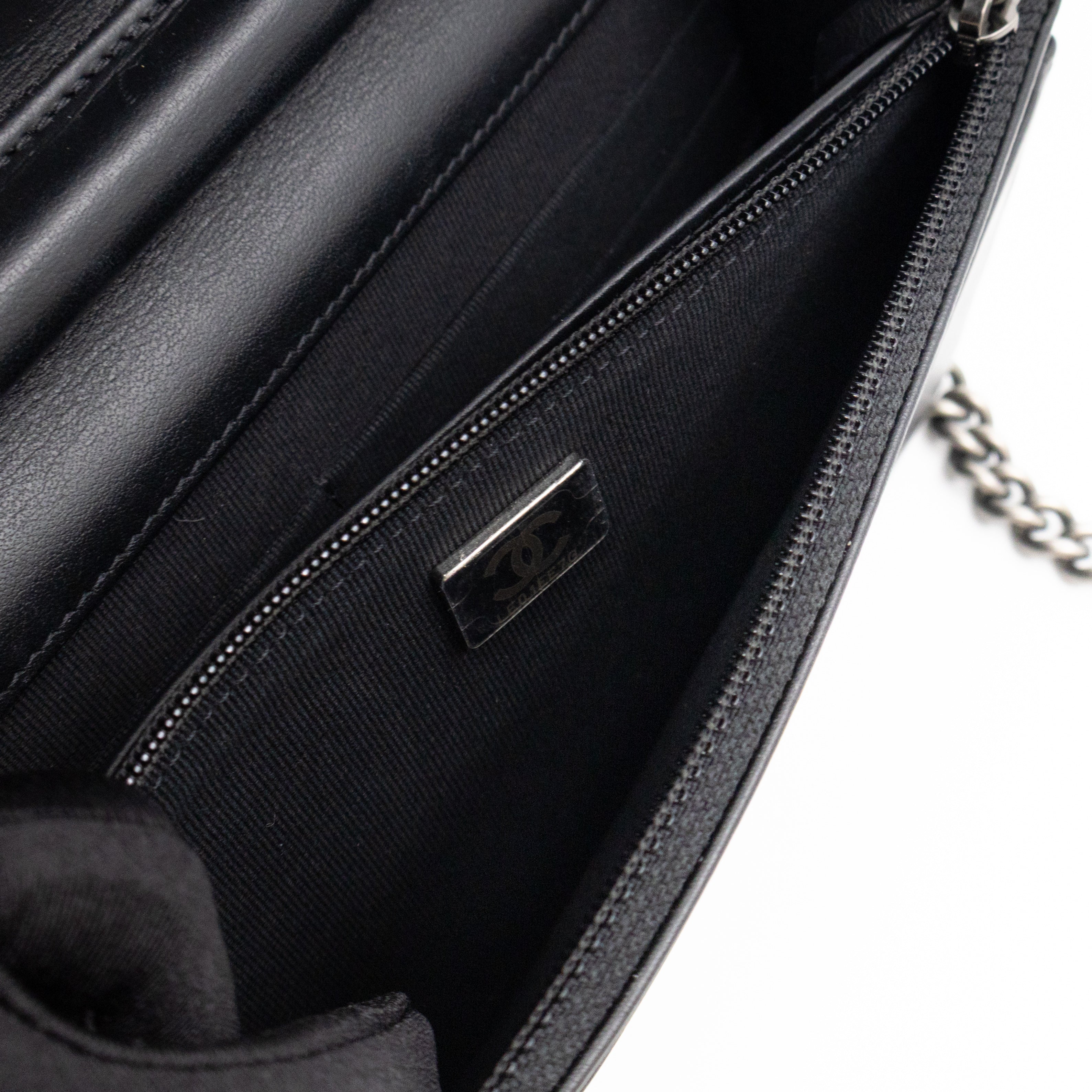 Boy Wallet On Chain Black Caviar Ruthenium
