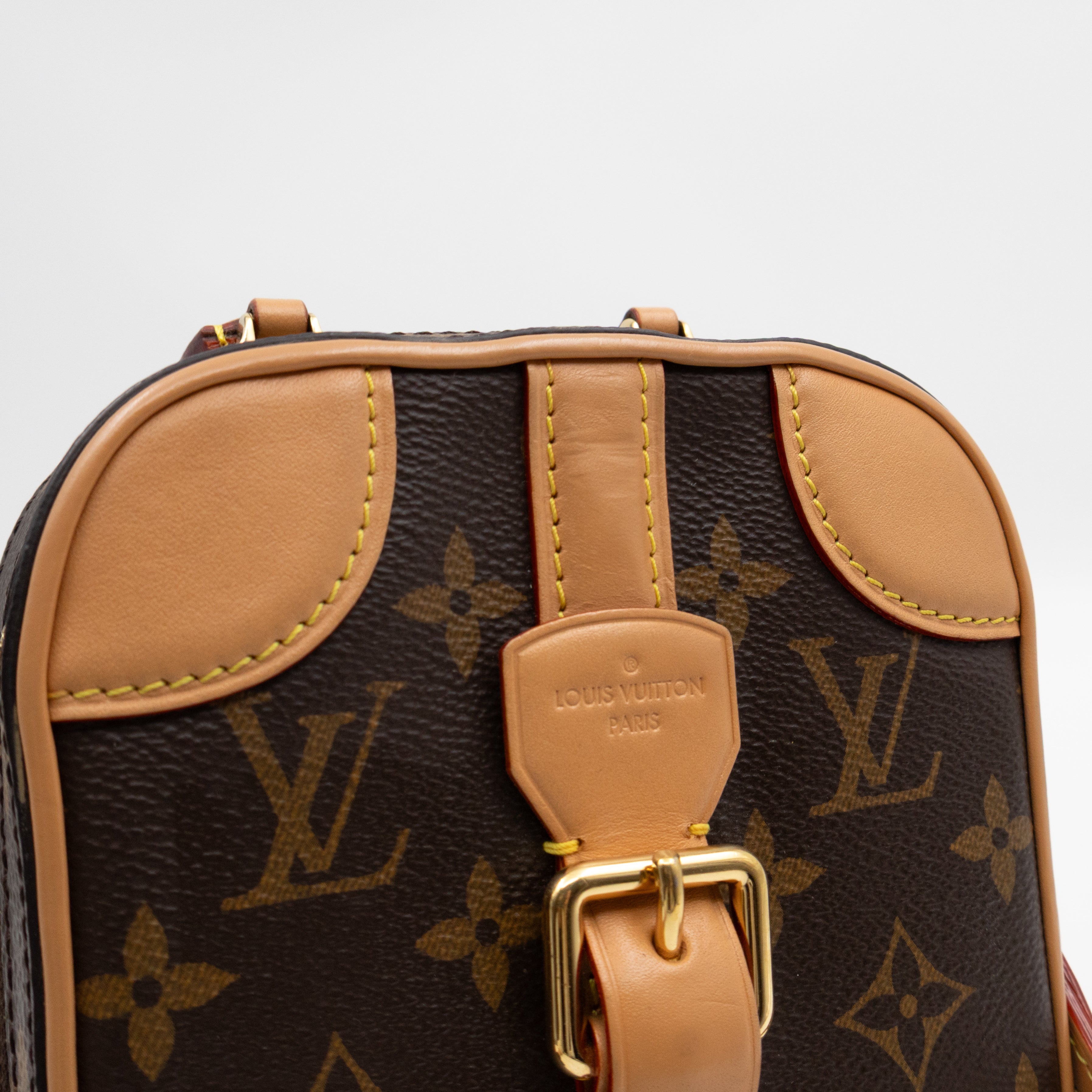 Valisette Vertical Monogram