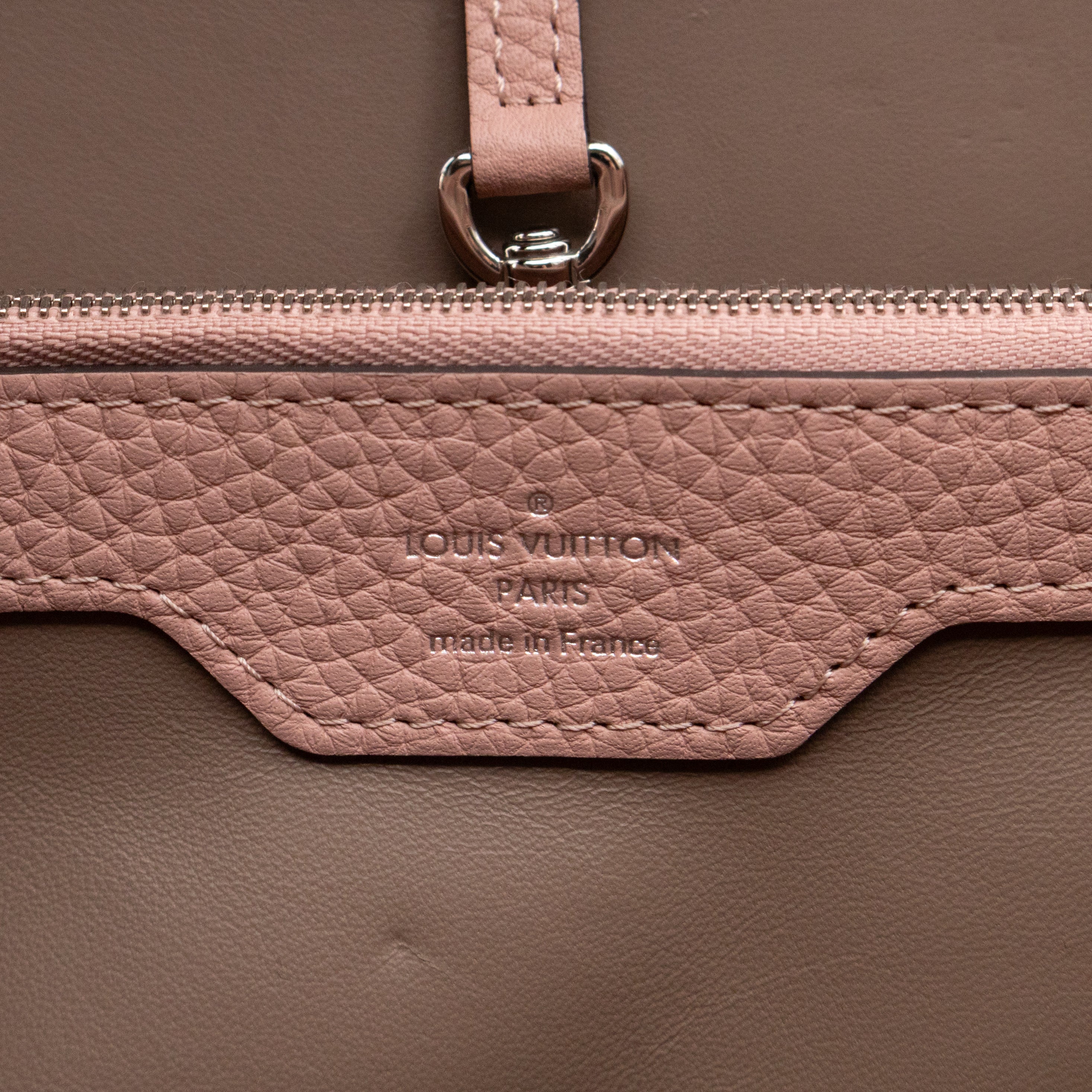 Capucines MM Rose Ballerine Taurillon Leather