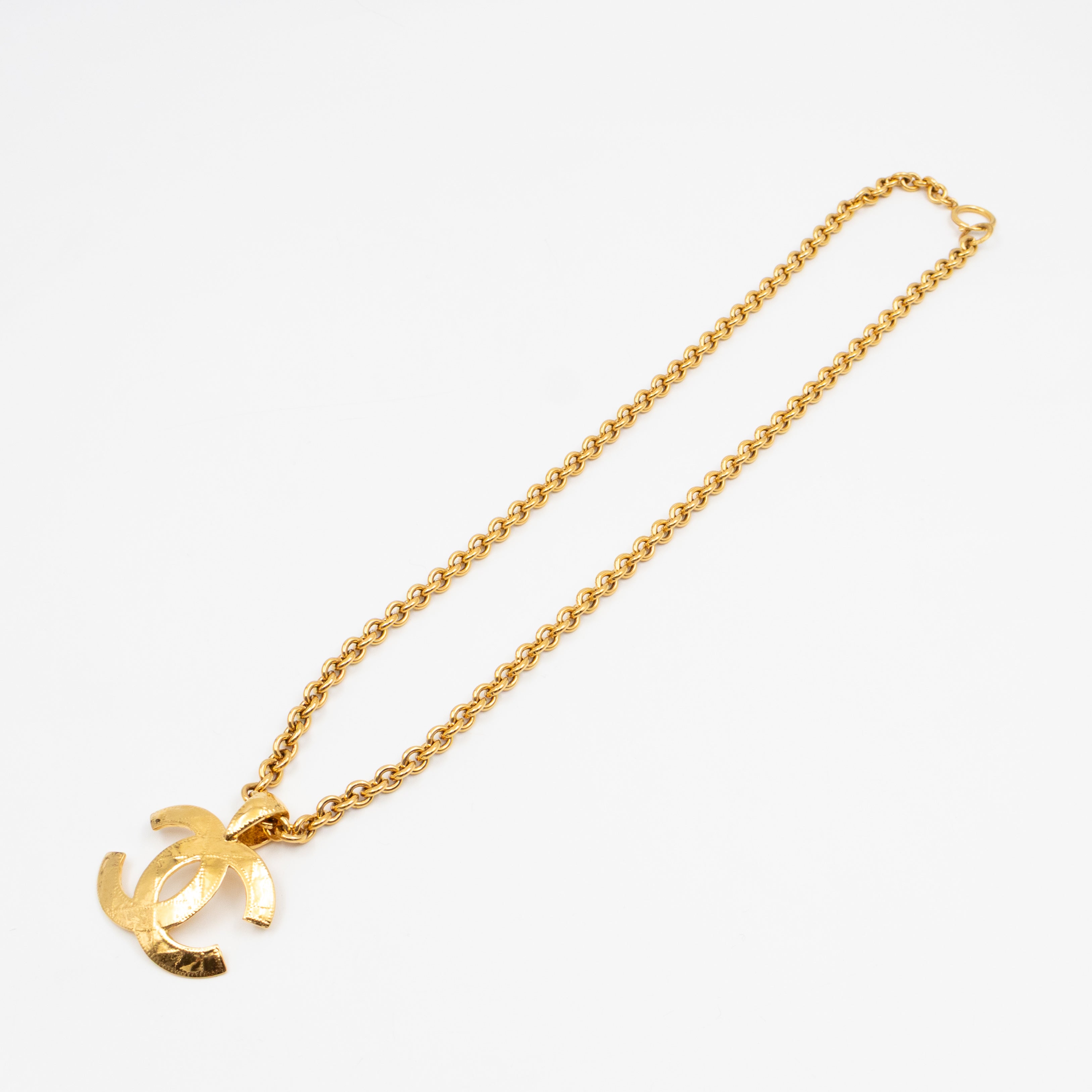 Vintage Quilted CC Logo Pendant Necklace Gold