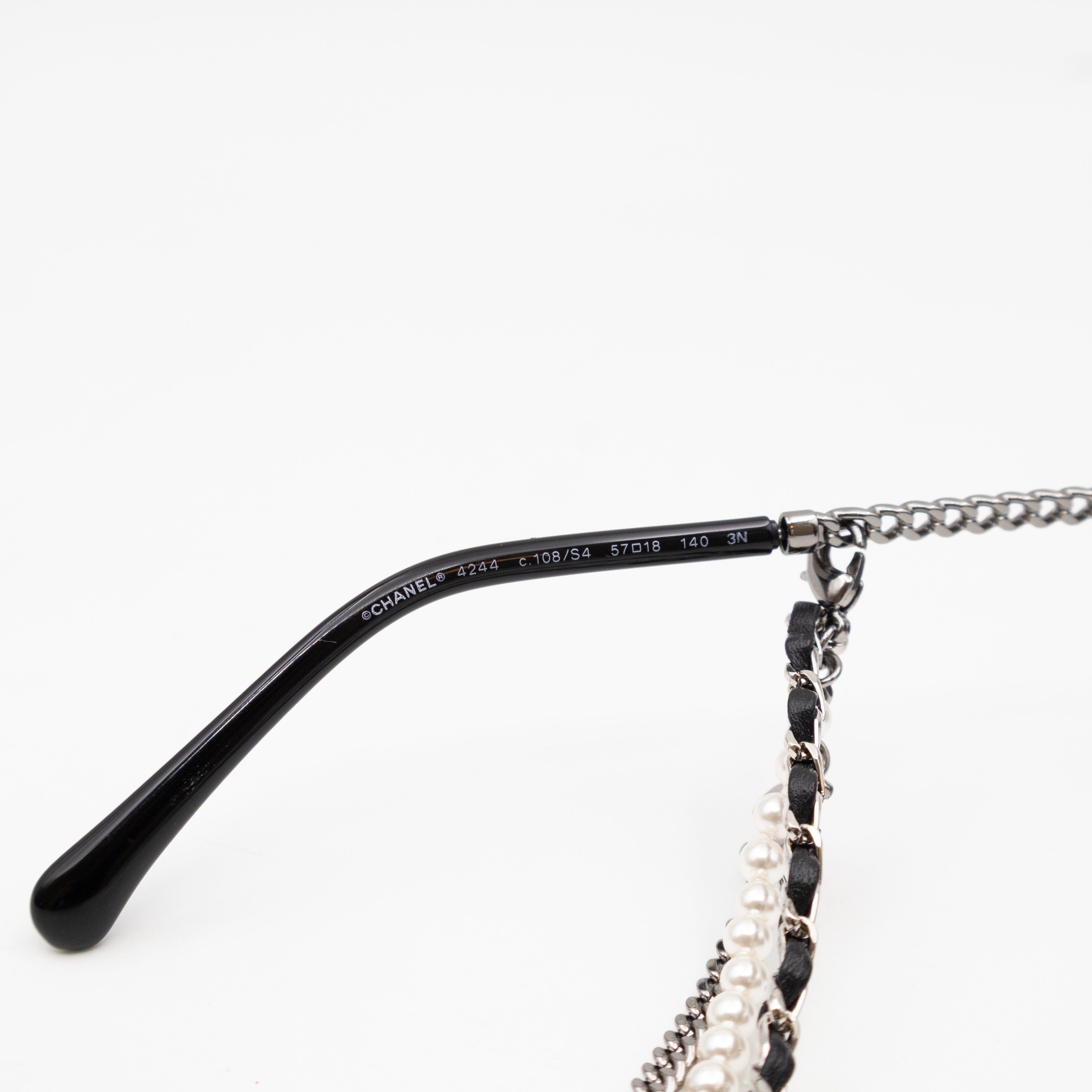Square Sunglasses With Pearl Triple Chain