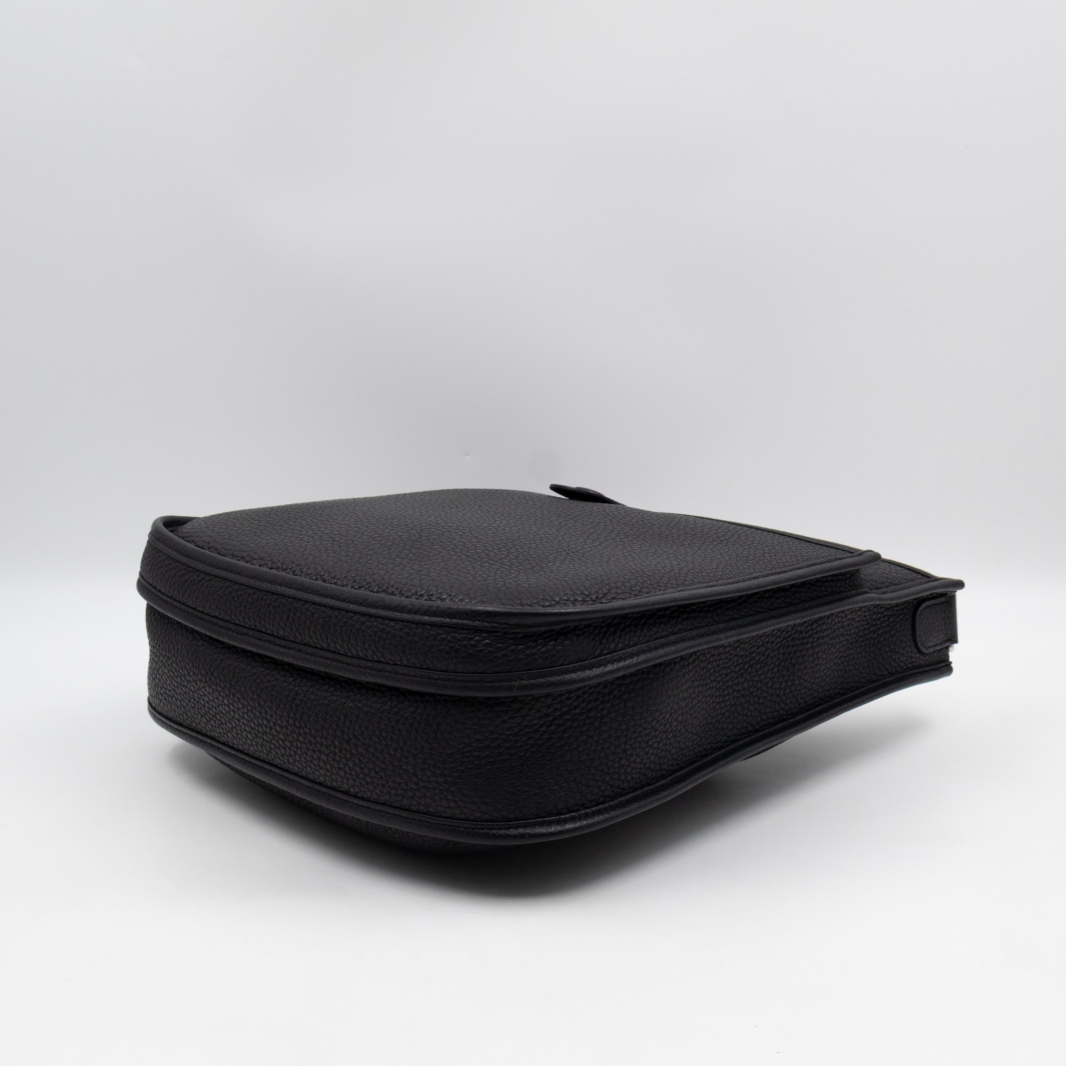Evelyne III 29 PM Black Taurillon Clemence Leather