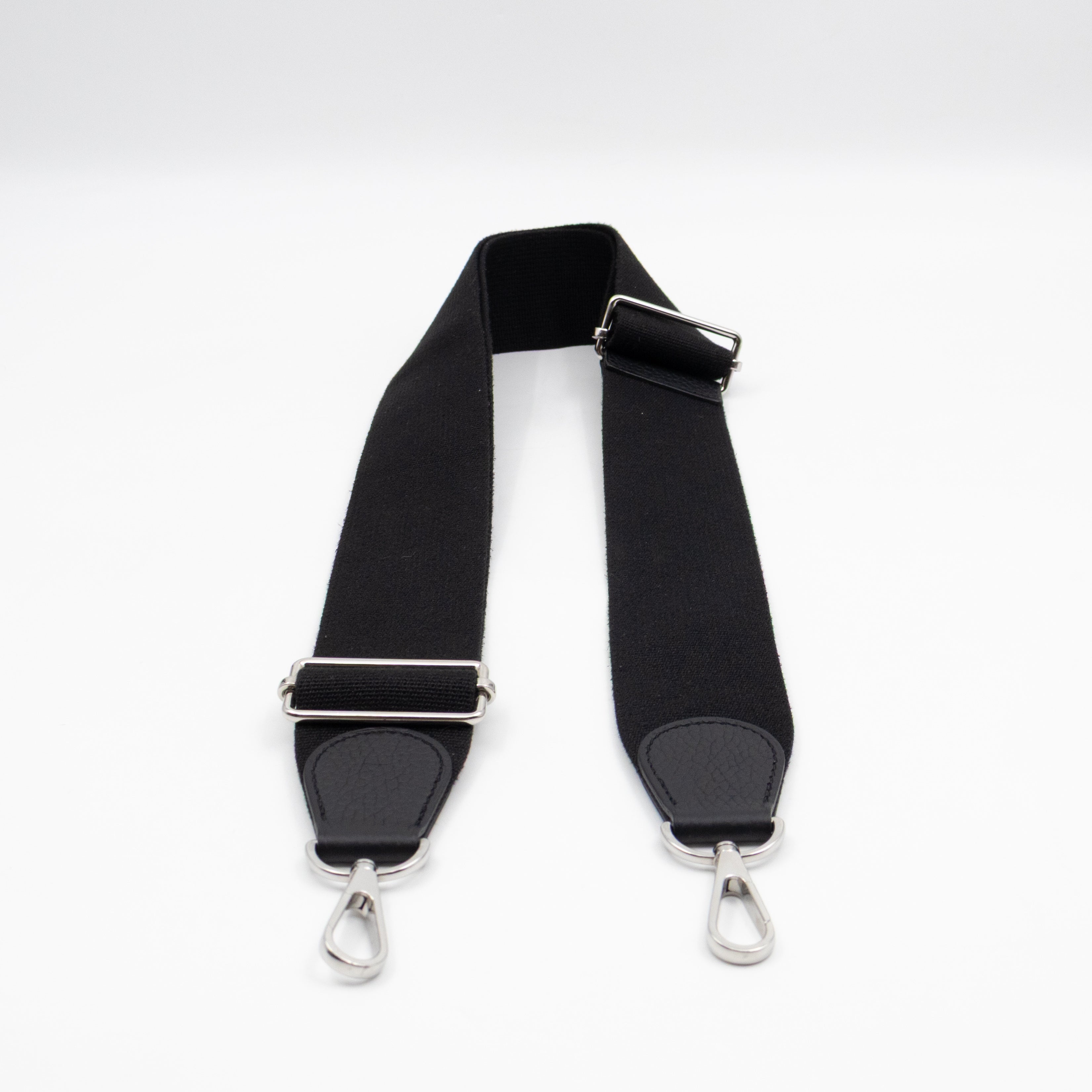 Evelyne III 29 PM Black Taurillon Clemence Leather