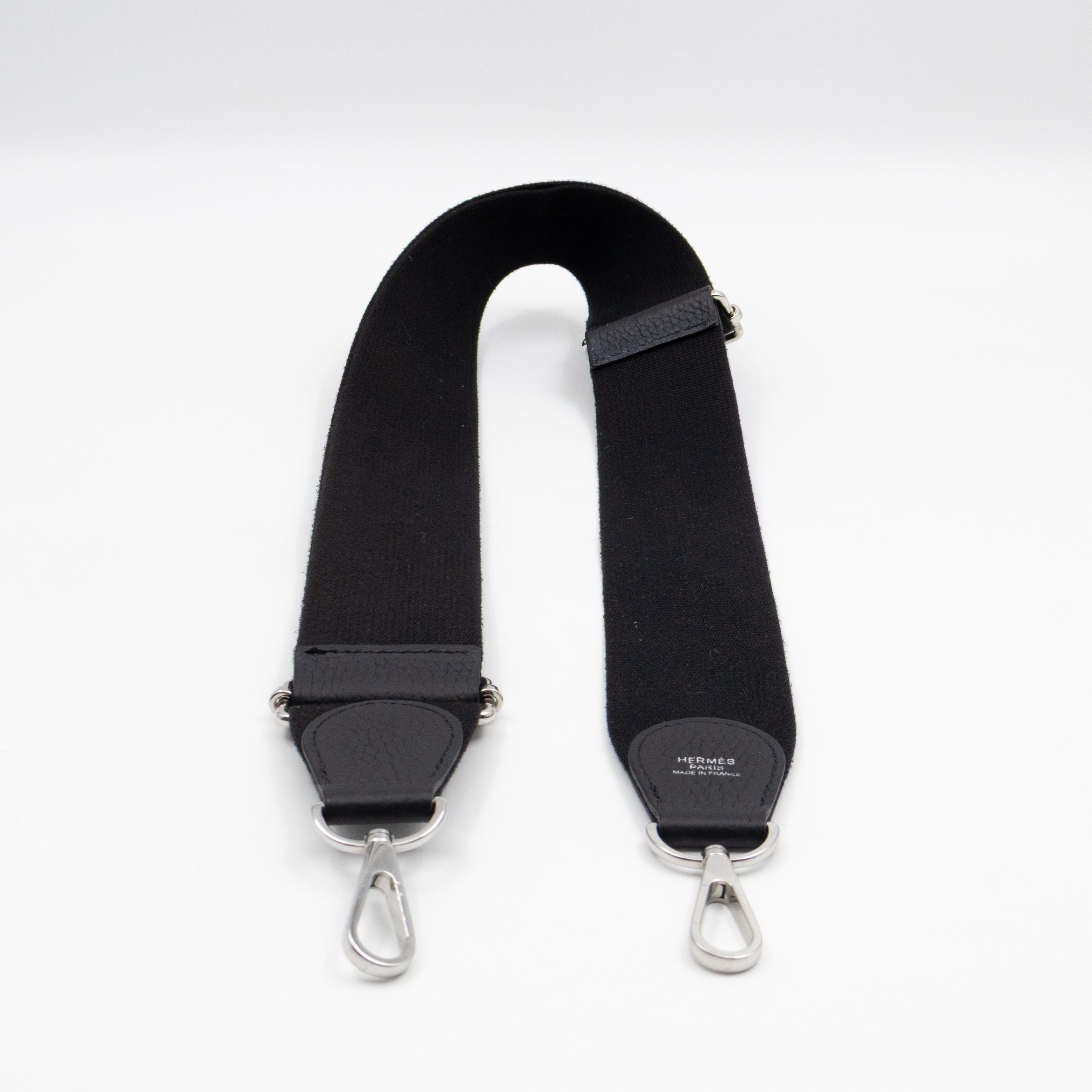 Evelyne III 29 PM Black Taurillon Clemence Leather