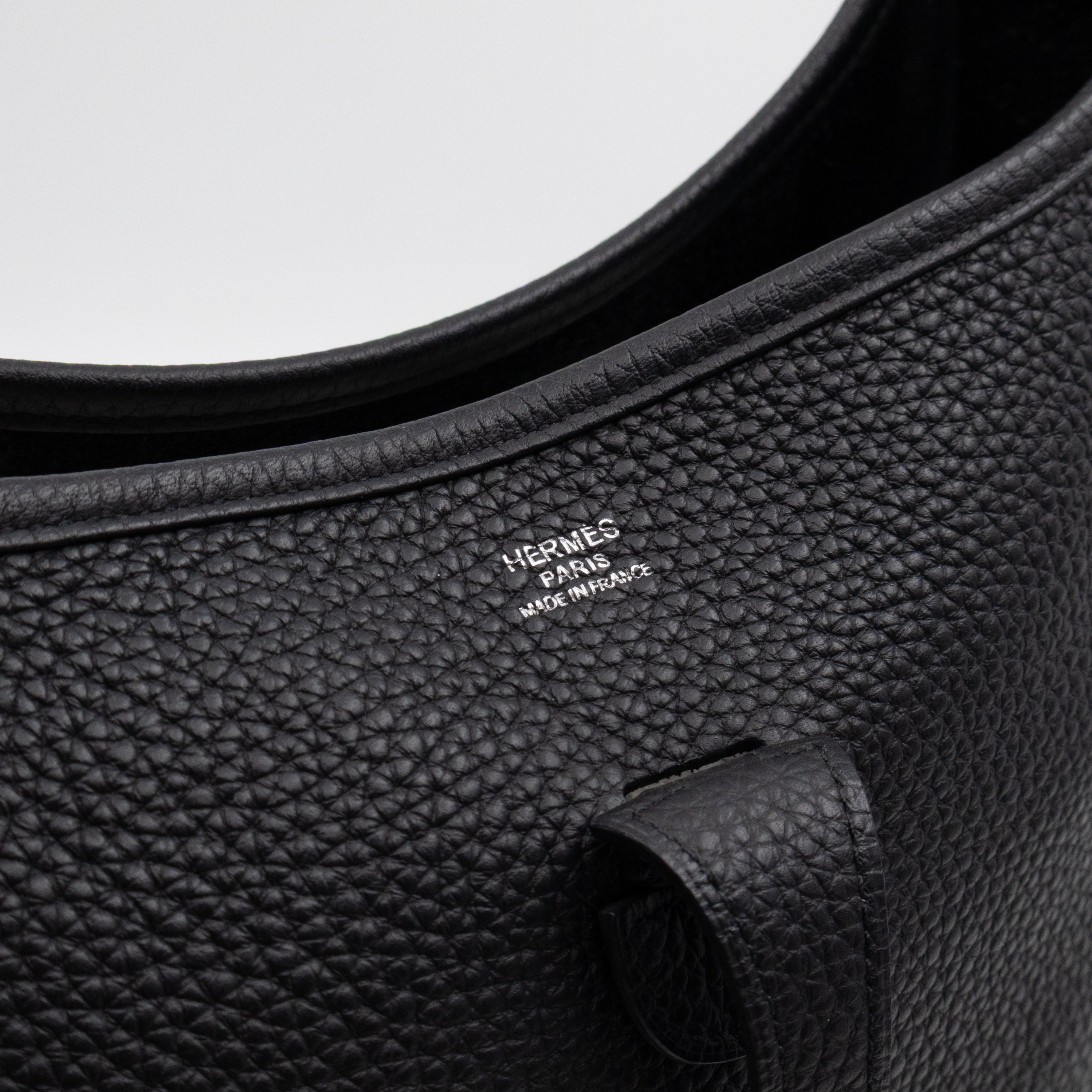Evelyne III 29 PM Black Taurillon Clemence Leather