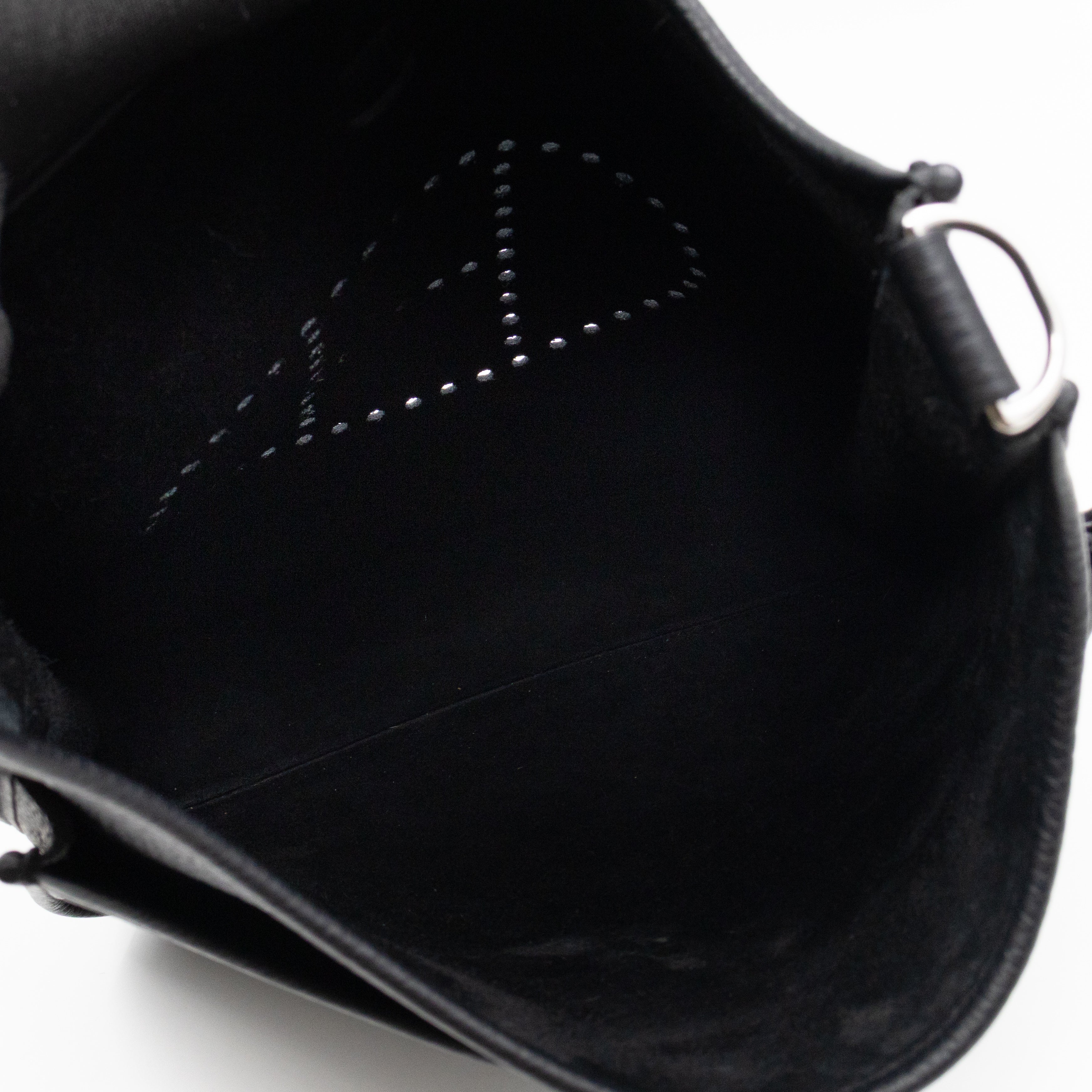 Evelyne III 29 PM Black Taurillon Clemence Leather