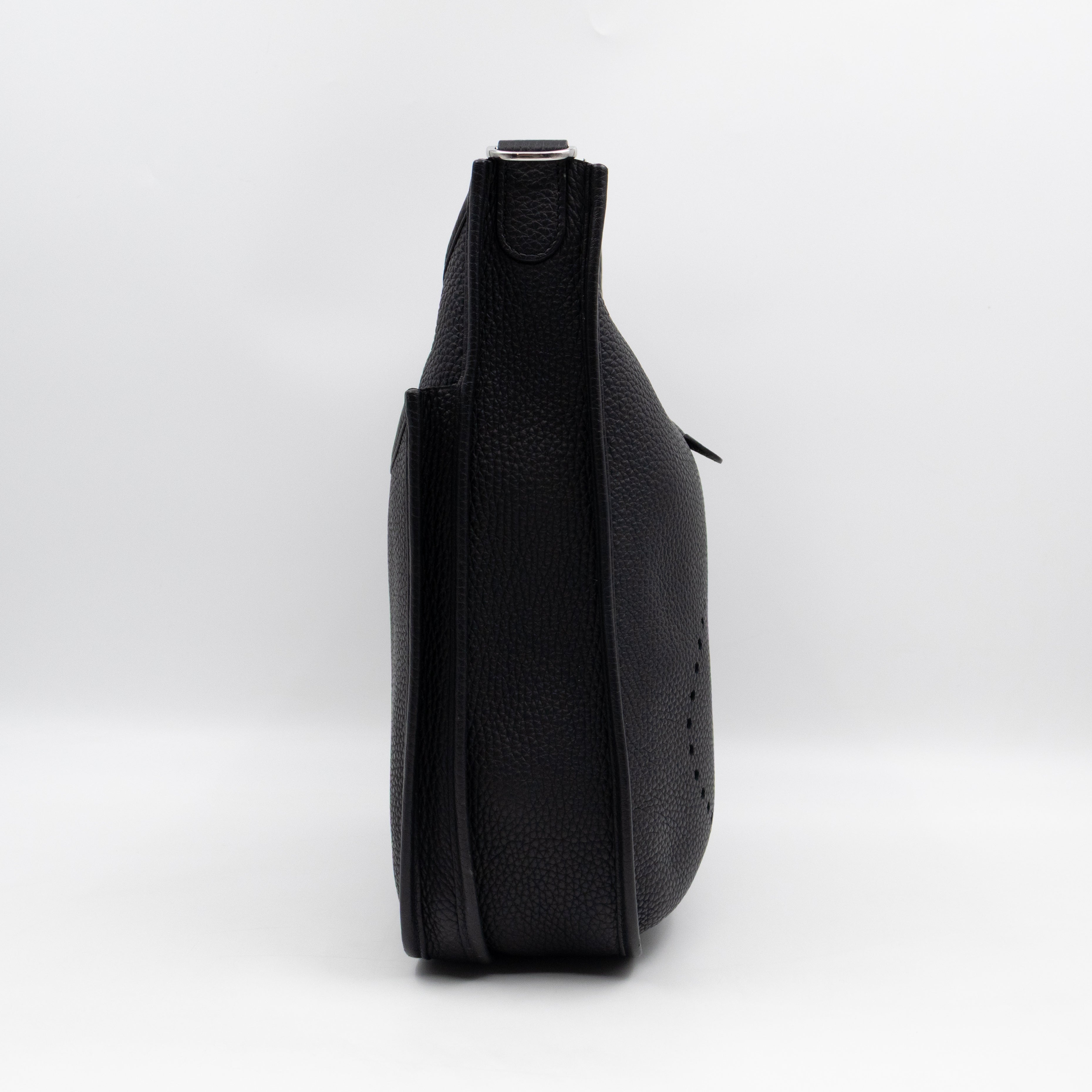 Evelyne III 29 PM Black Taurillon Clemence Leather