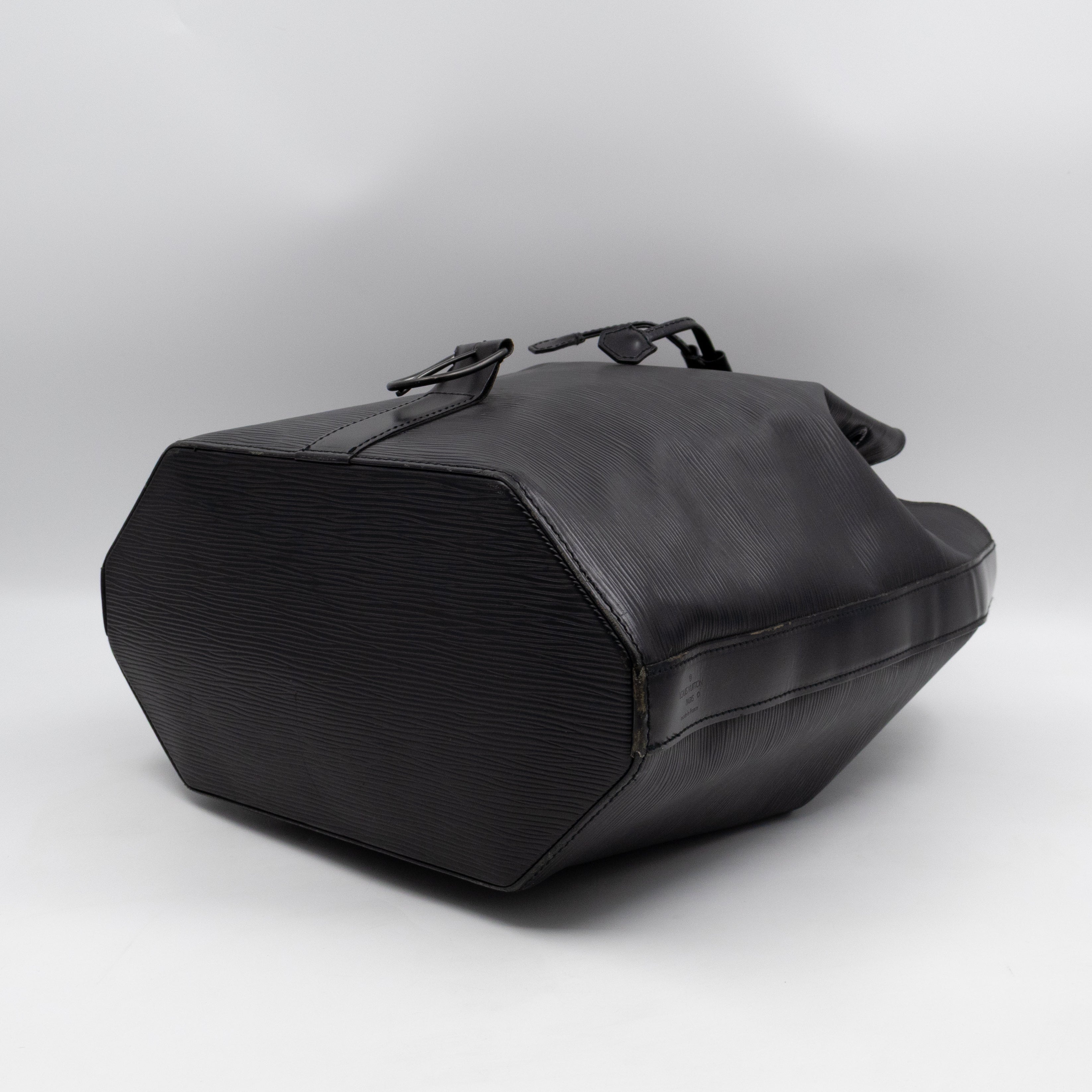 Sac A Dos Black Epi Leather