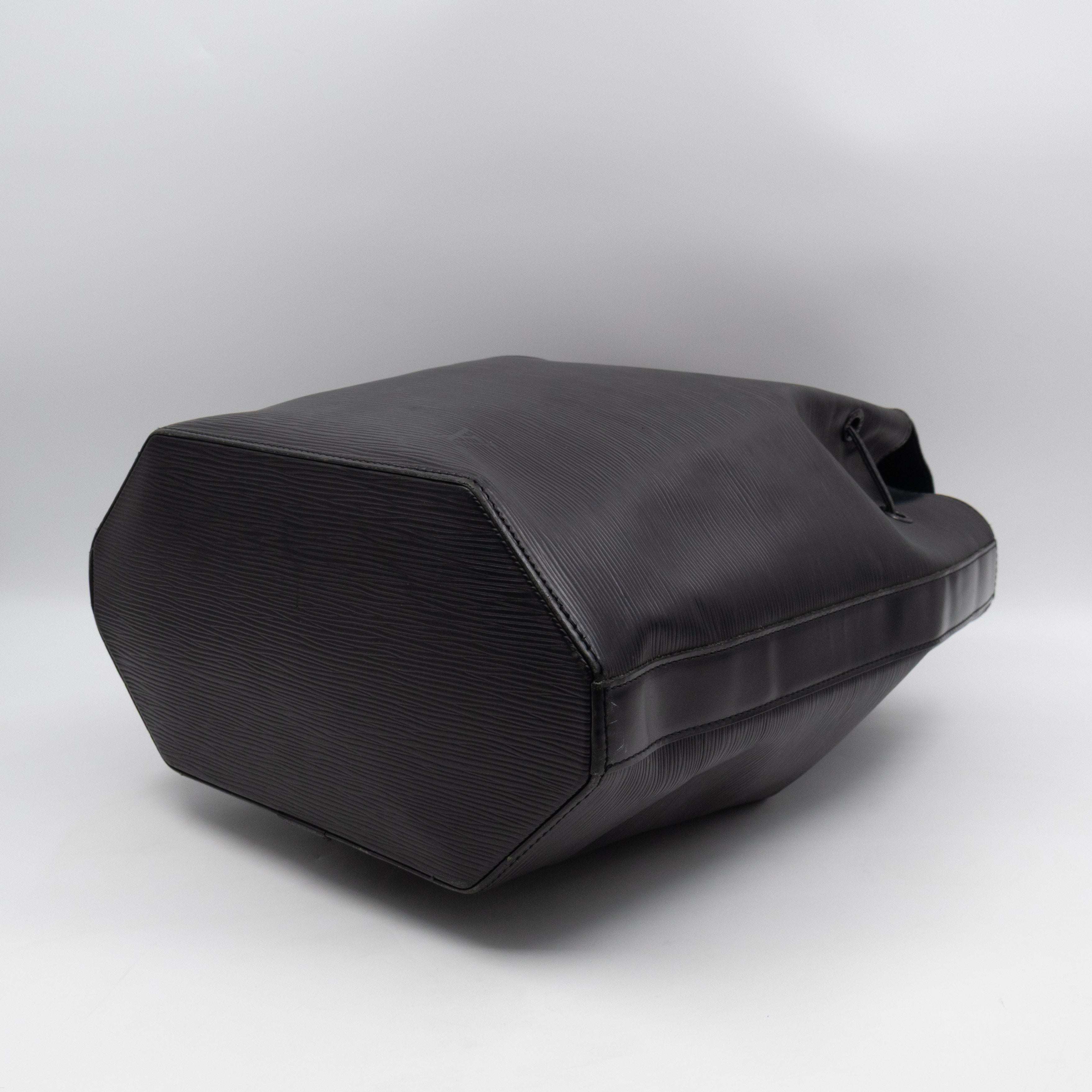 Sac A Dos Black Epi Leather