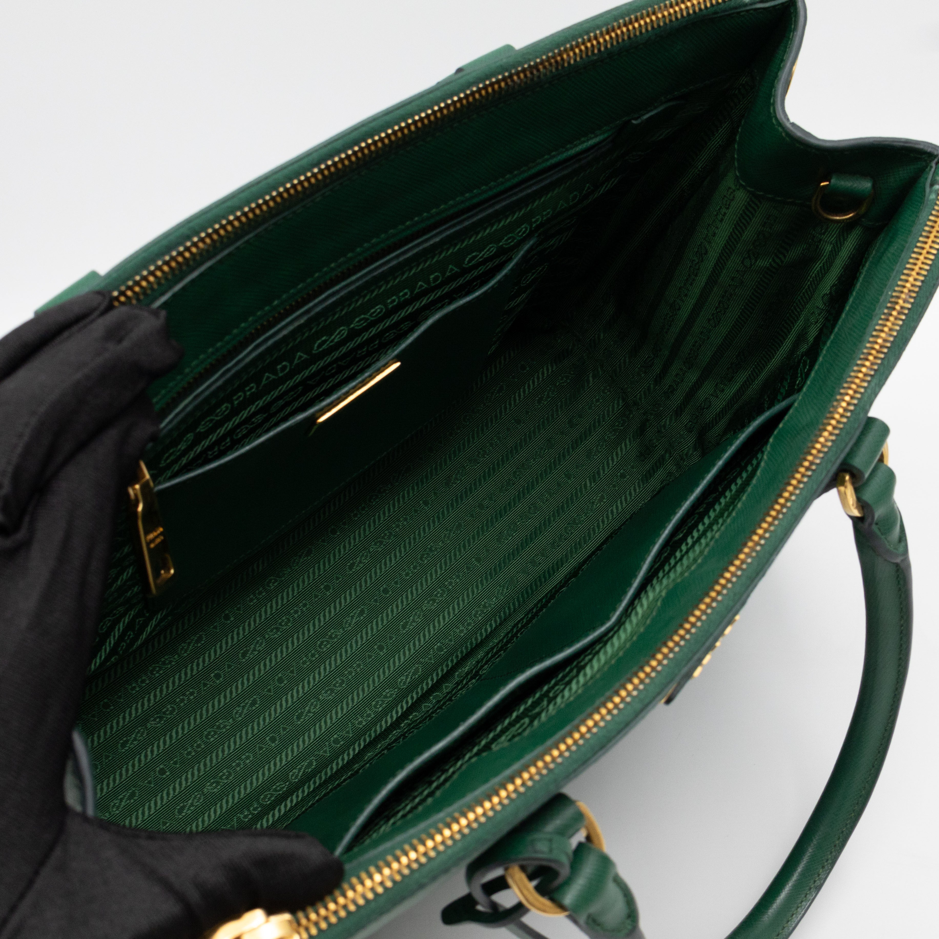 Galleria Large Double Zip Biliardo Green Saffiano Leather
