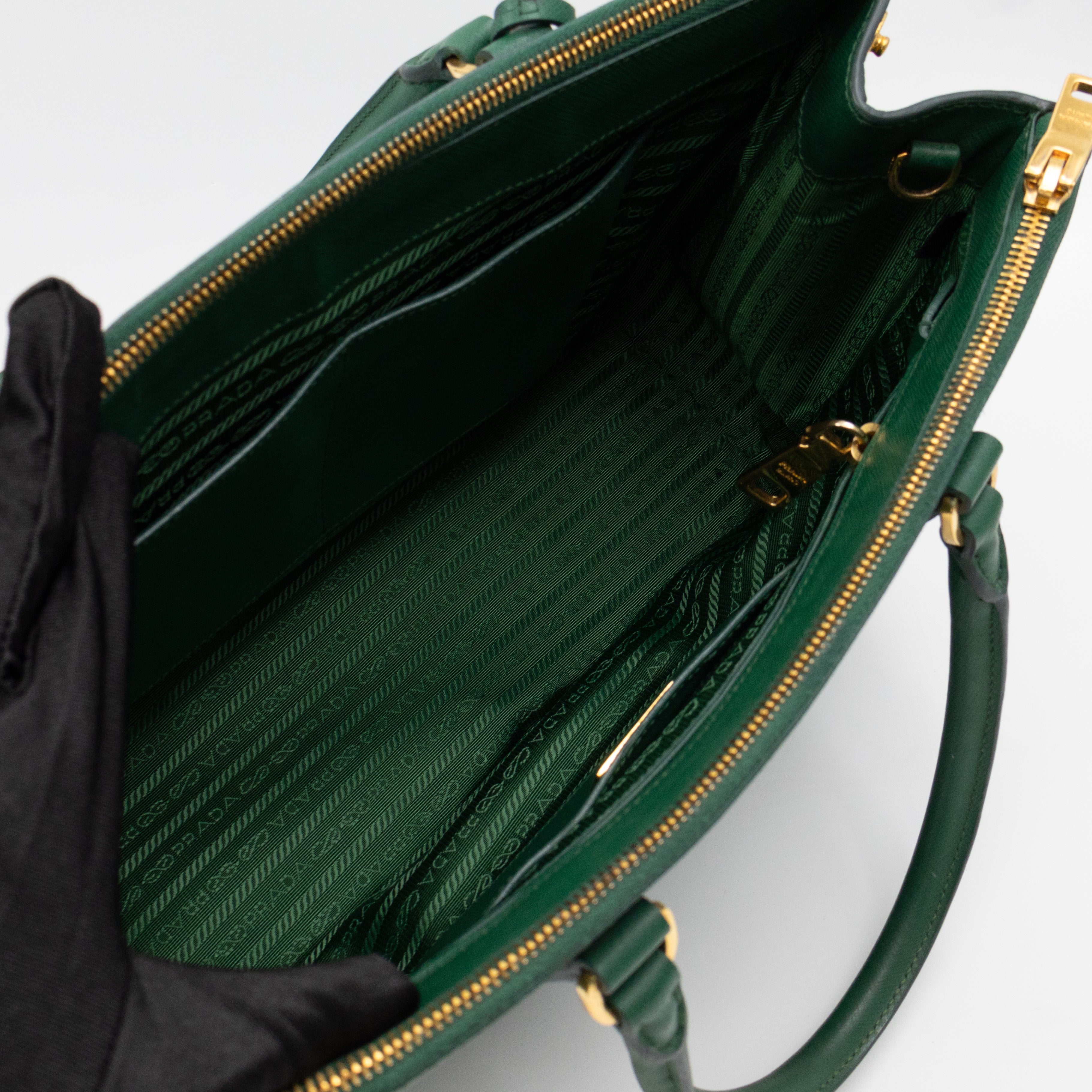 Galleria Large Double Zip Biliardo Green Saffiano Leather