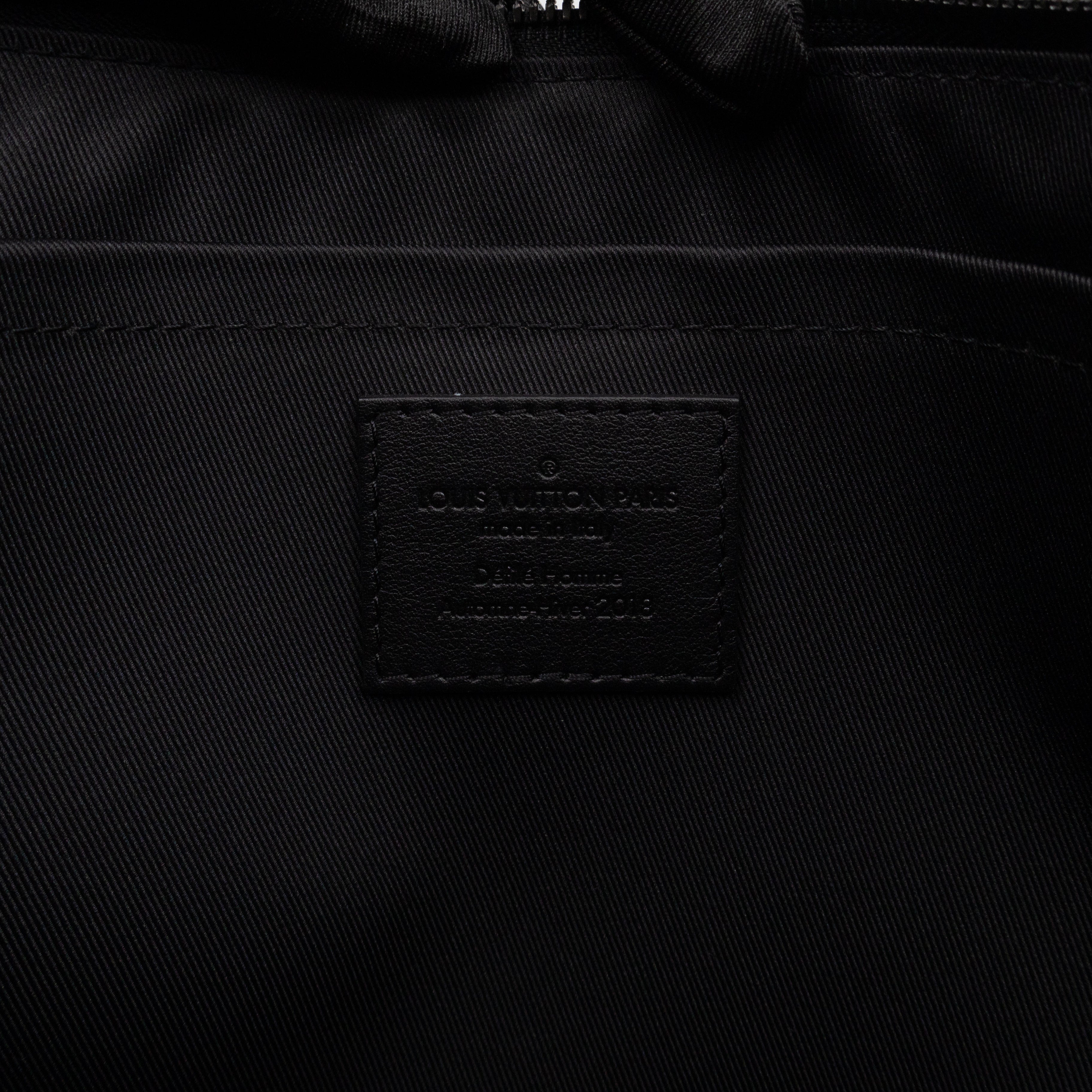Pochette Cosmos Black Infinity Leather